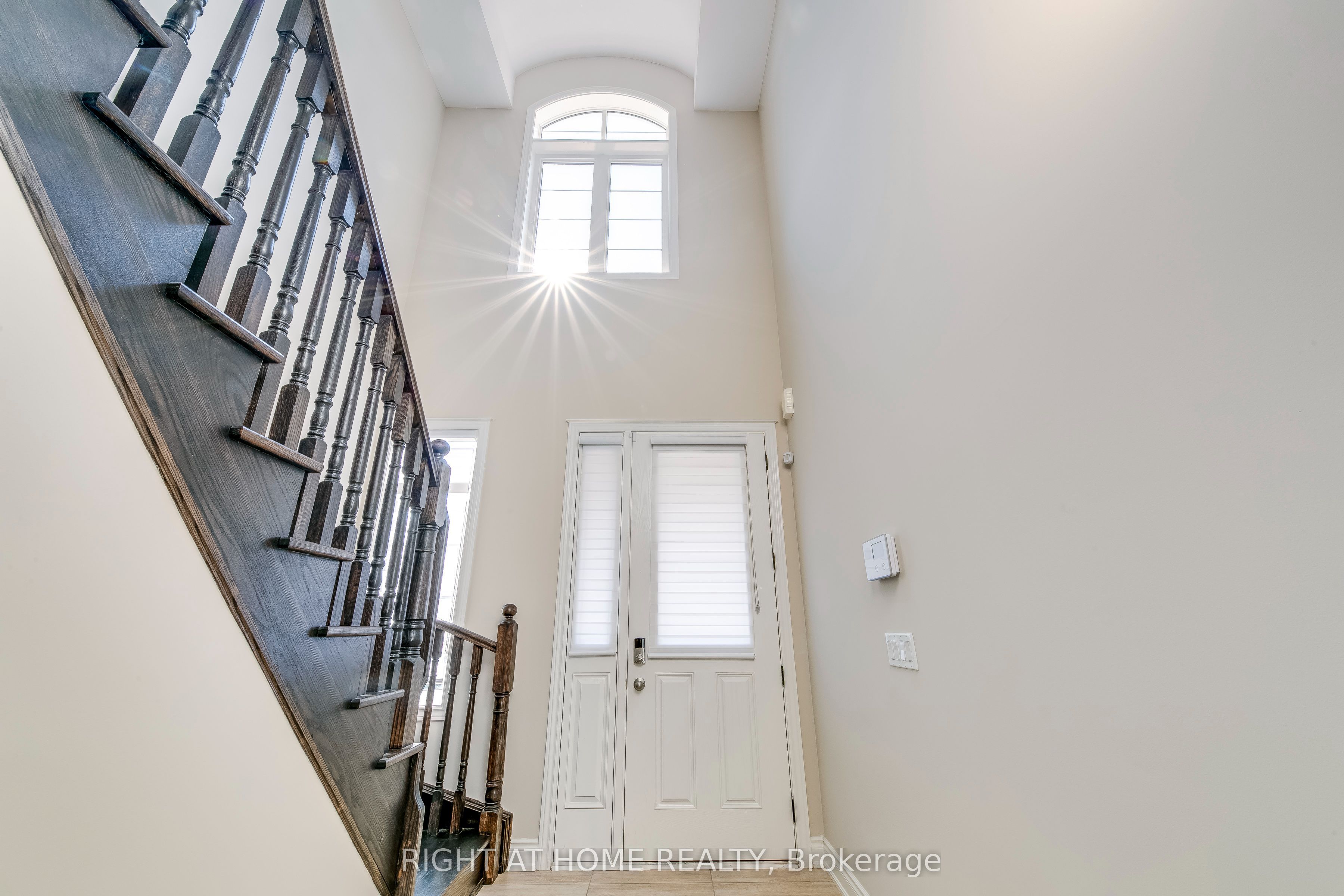 537 Terrace Way, Oakville 3