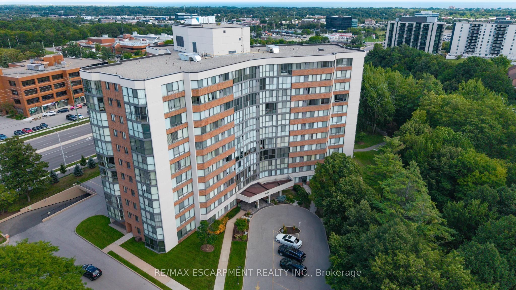 Unit 202 - 1230 Marlborough Court, Oakville 2