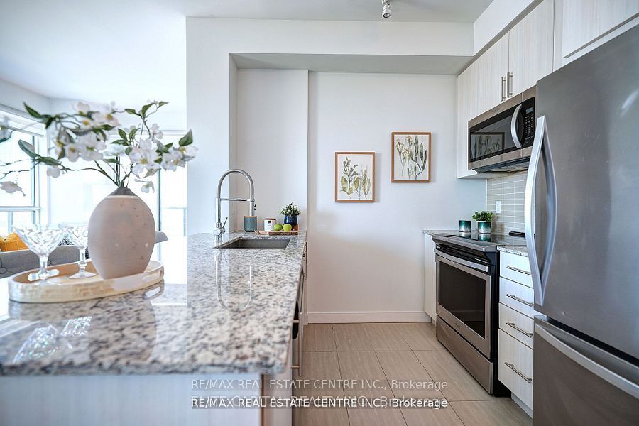 Unit 1104 - 4085 Parkside Village Drive, Mississauga 5