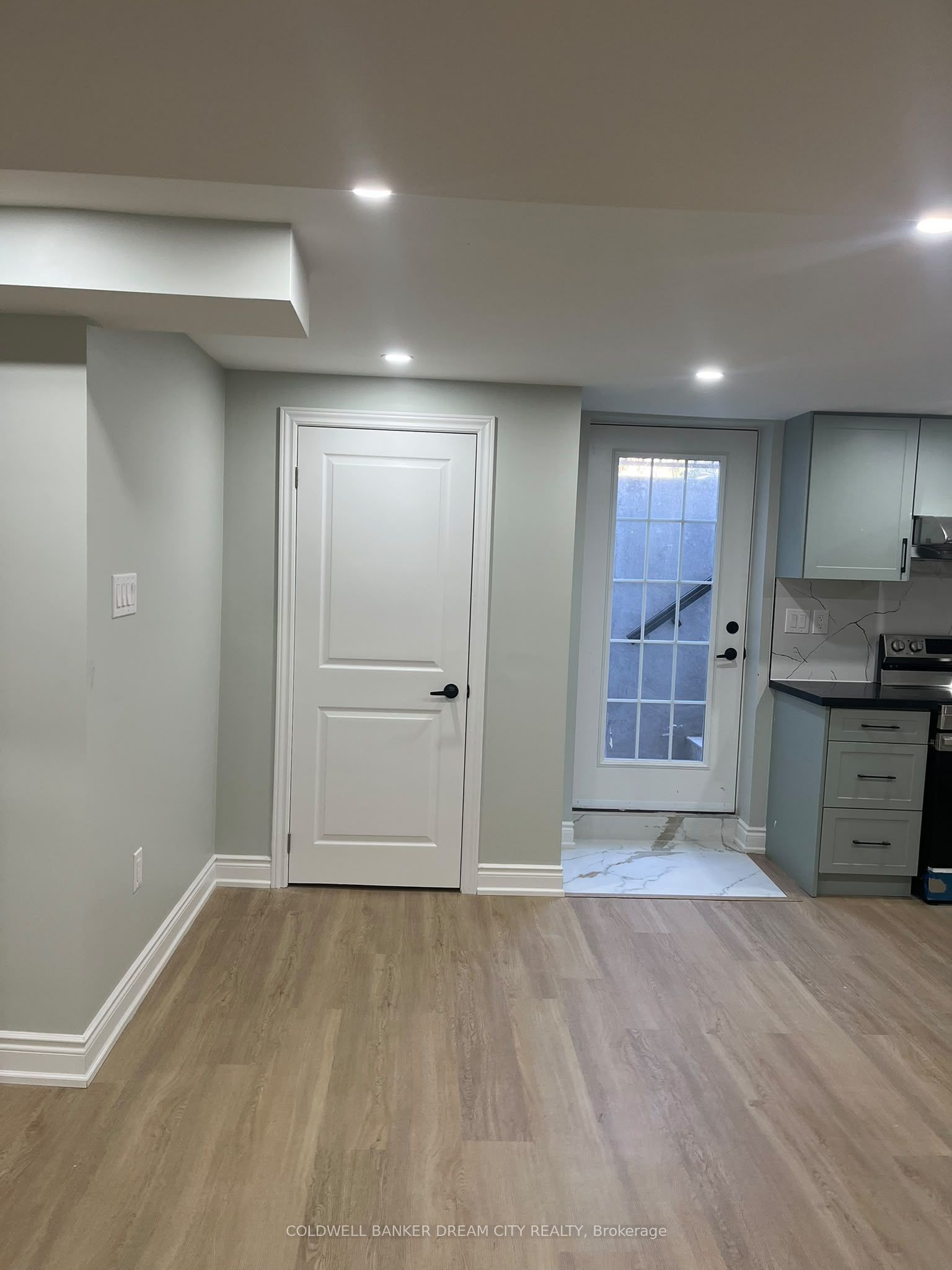21 Hartford Trail, Brampton 4