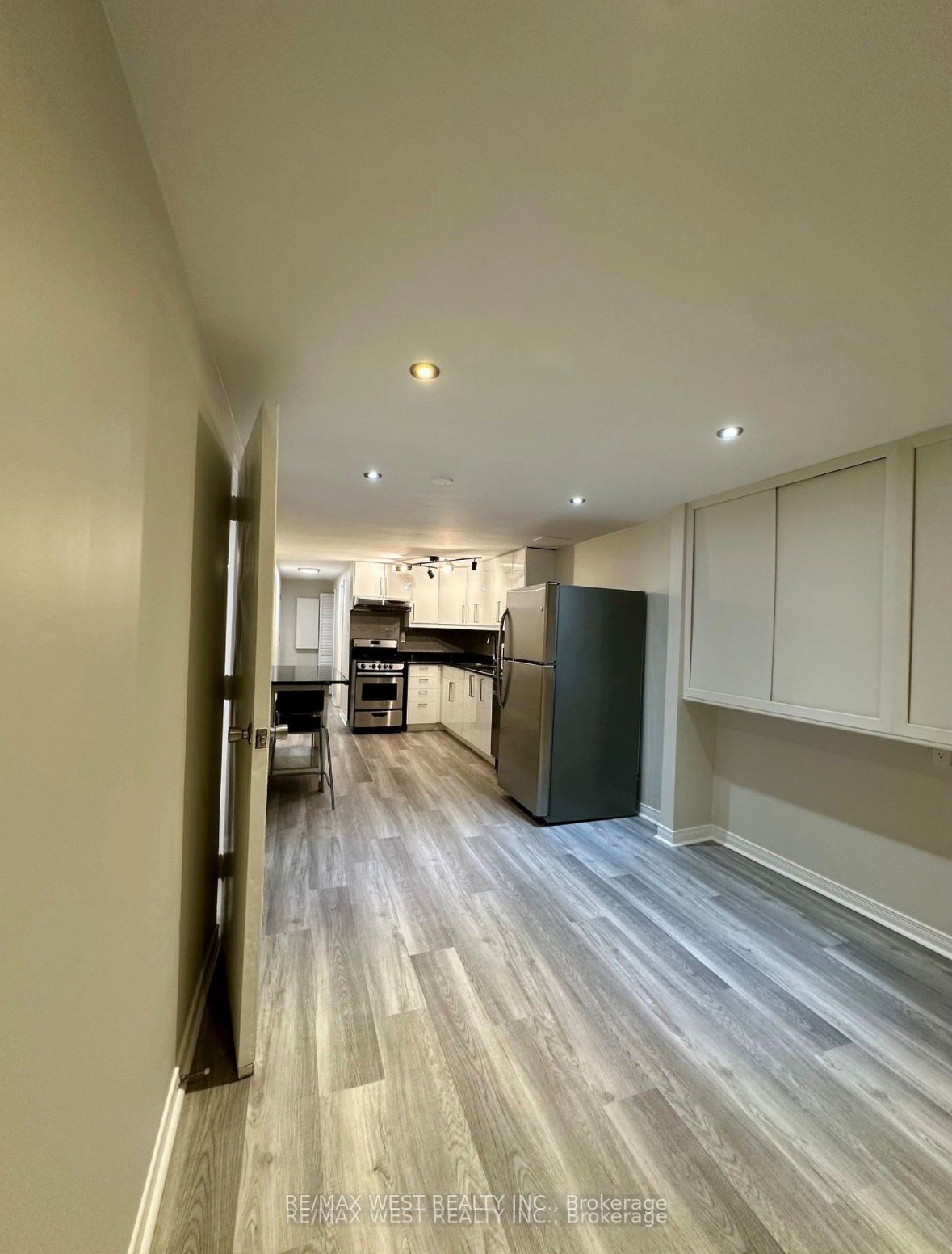 Unit Bsmt - 13 Sorauren Avenue, Toronto 2