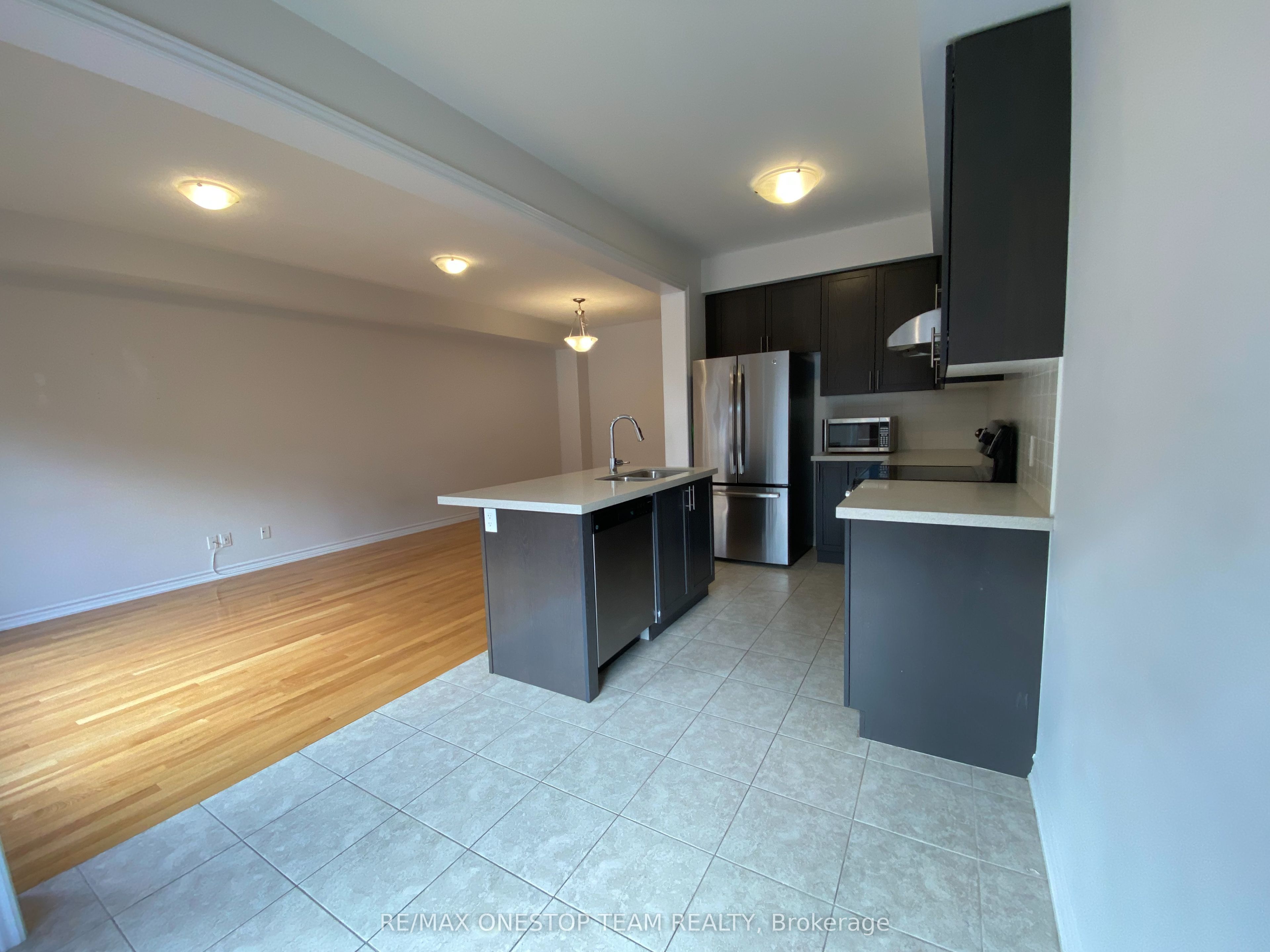 374 Wheat Boom Drive, Oakville 4