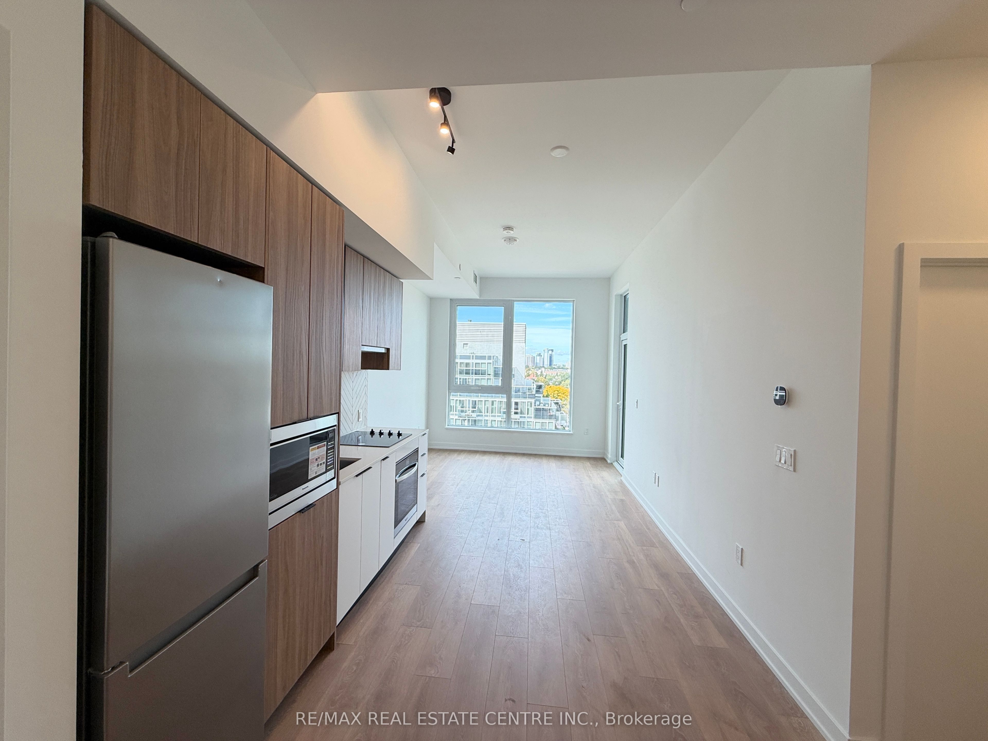 Unit 825 - 1037 The Queensway, Etobicoke 5