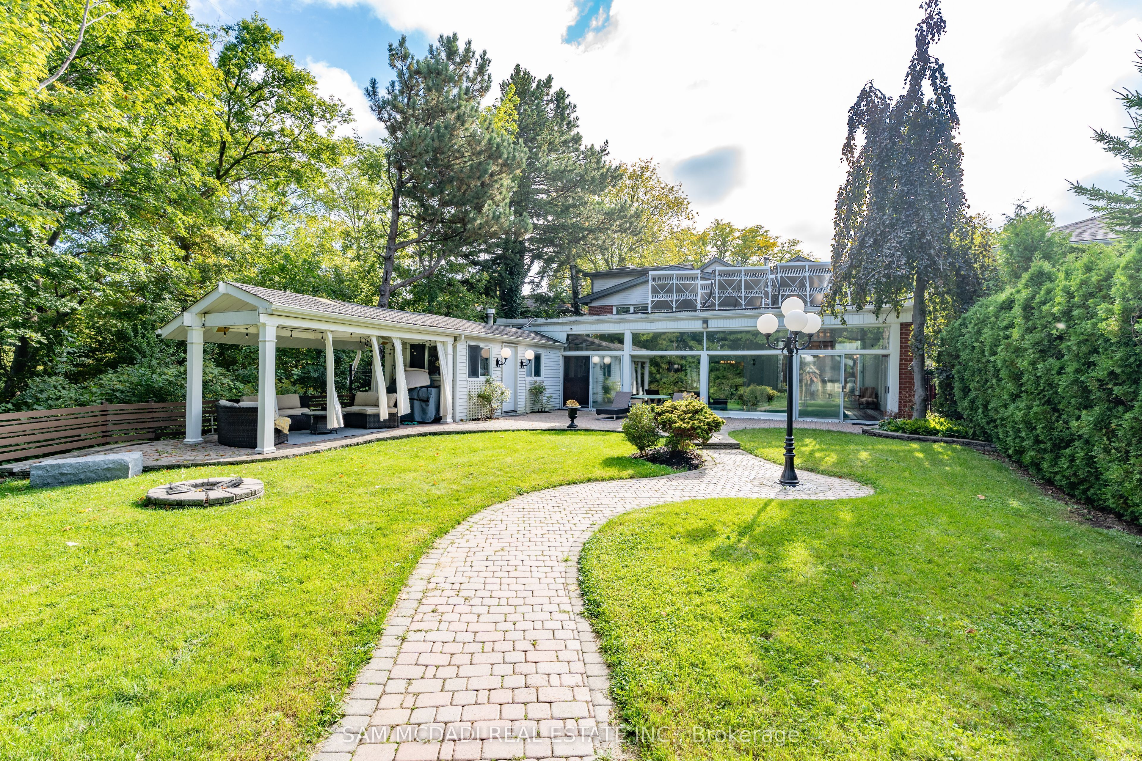 2221 Greenhurst Avenue, Mississauga 2