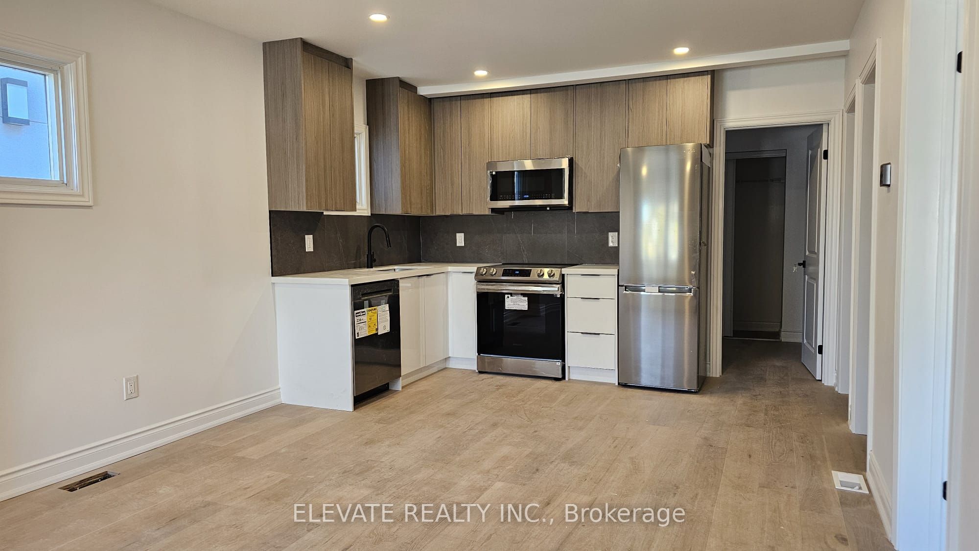 Unit front main - 54 Burlington Street, Etobicoke 3