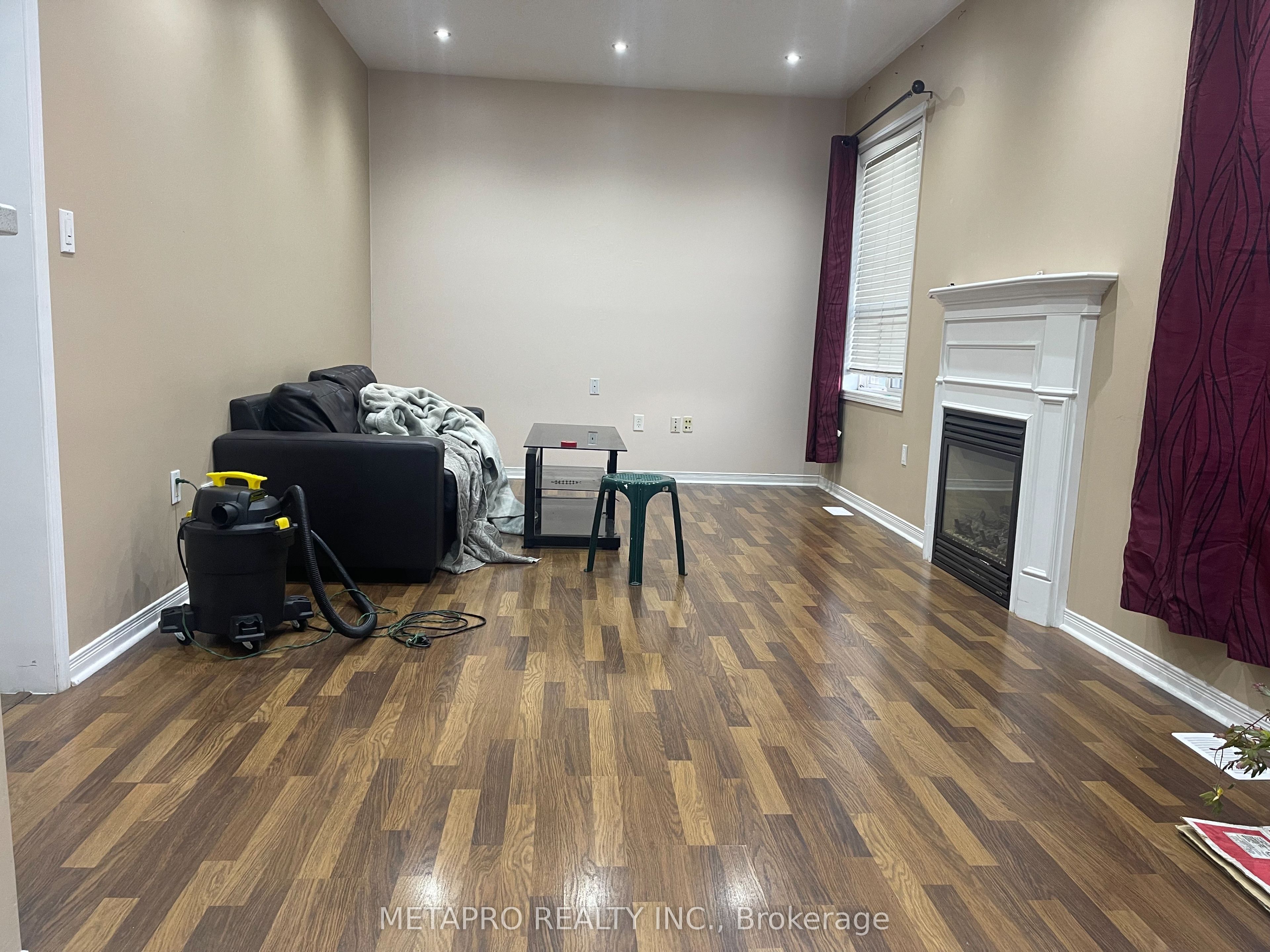 54 Snowshoe Lane E, Brampton 4
