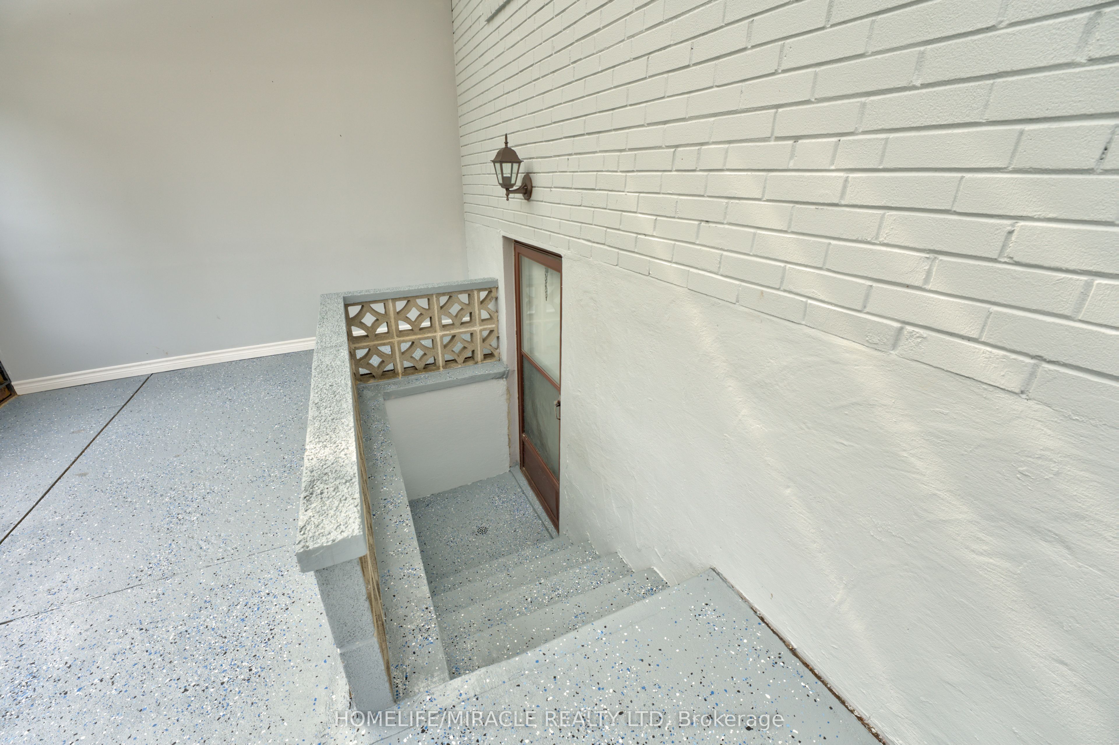 85 Silverstone Drive, Etobicoke 4