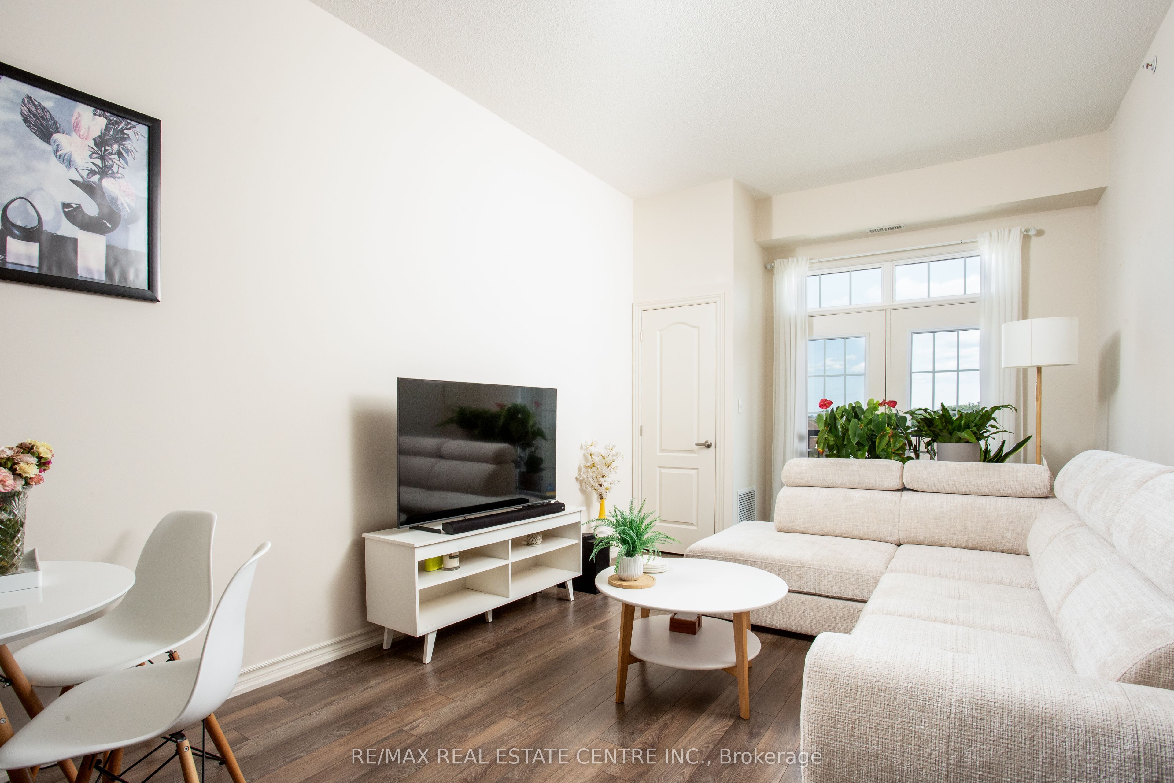 Unit 412 - 1460 Main Street E, Milton 4