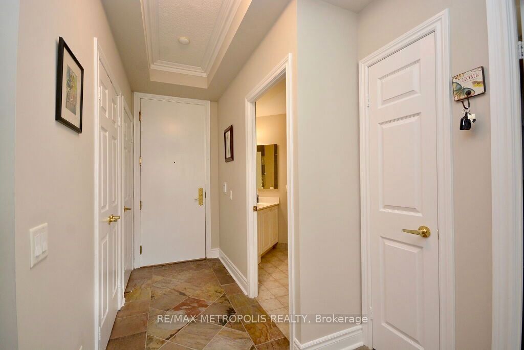 Unit 2612 - 25 Kingsbridge Garden Circle, Mississauga 5
