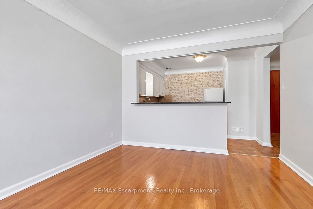 Unit 303 - 830 Robinson Street, Burlington 3