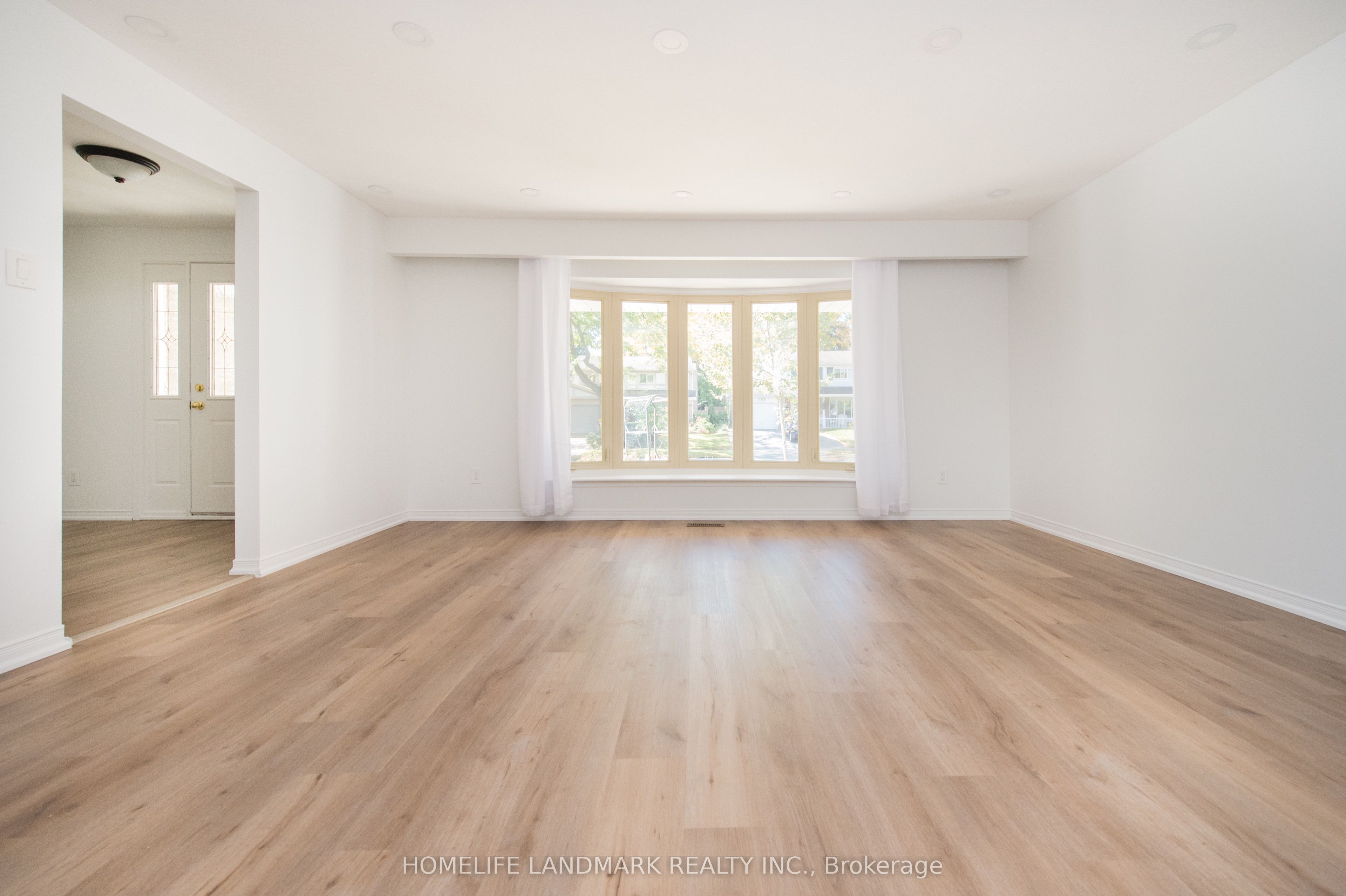 193 Chebucto Drive E, Oakville 4