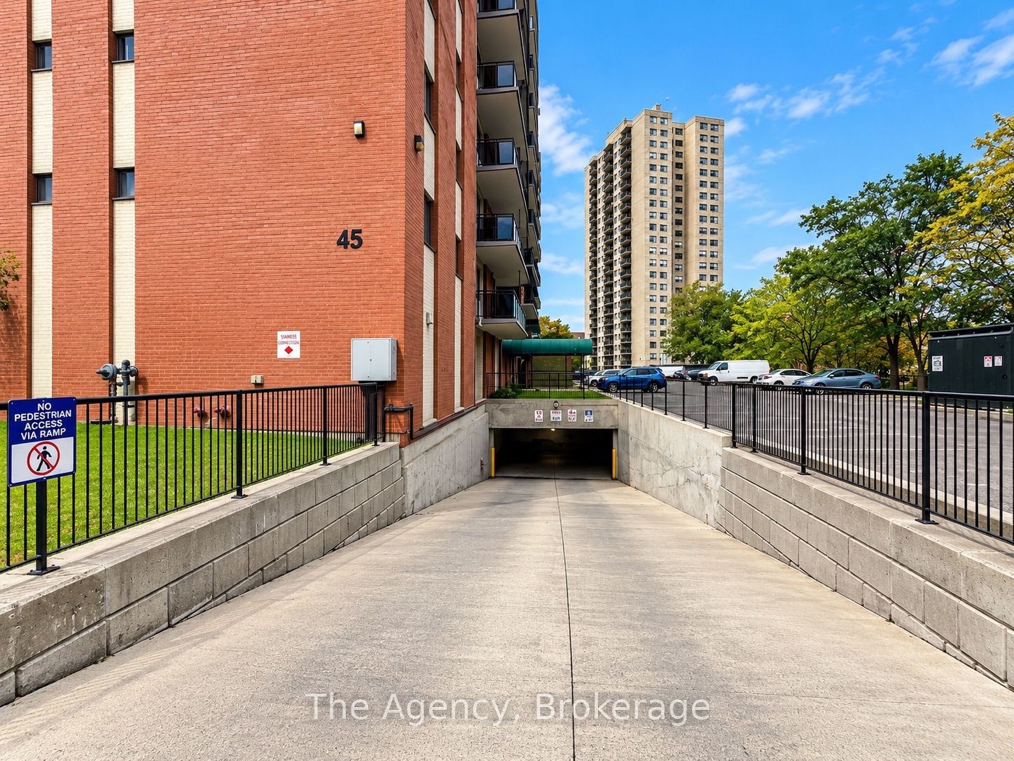 Unit 701 - 45 Paisley Boulevard W, Mississauga 3
