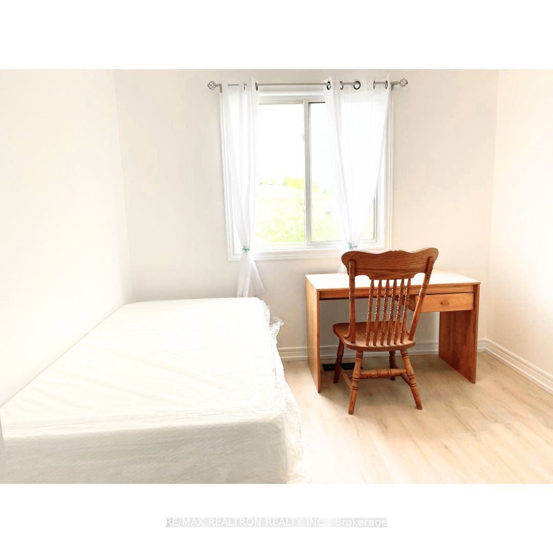 962 Queensborough Court, London 5