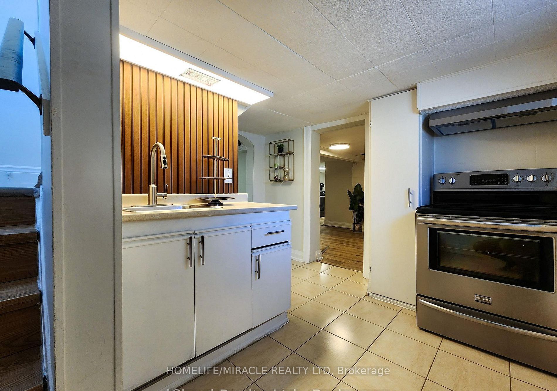 Unit Lower Level - 294 Fairfield Avenue S, Hamilton 2