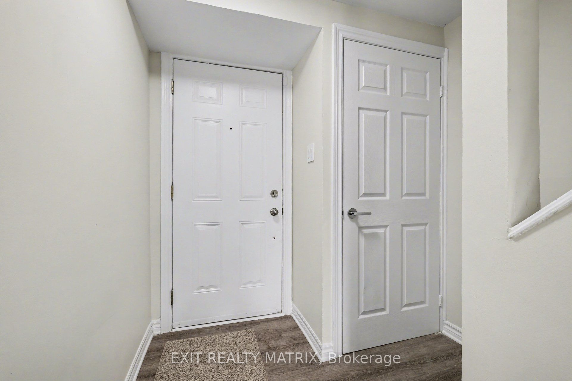 Unit B - 1468 Heatherington Road, Ottawa 3