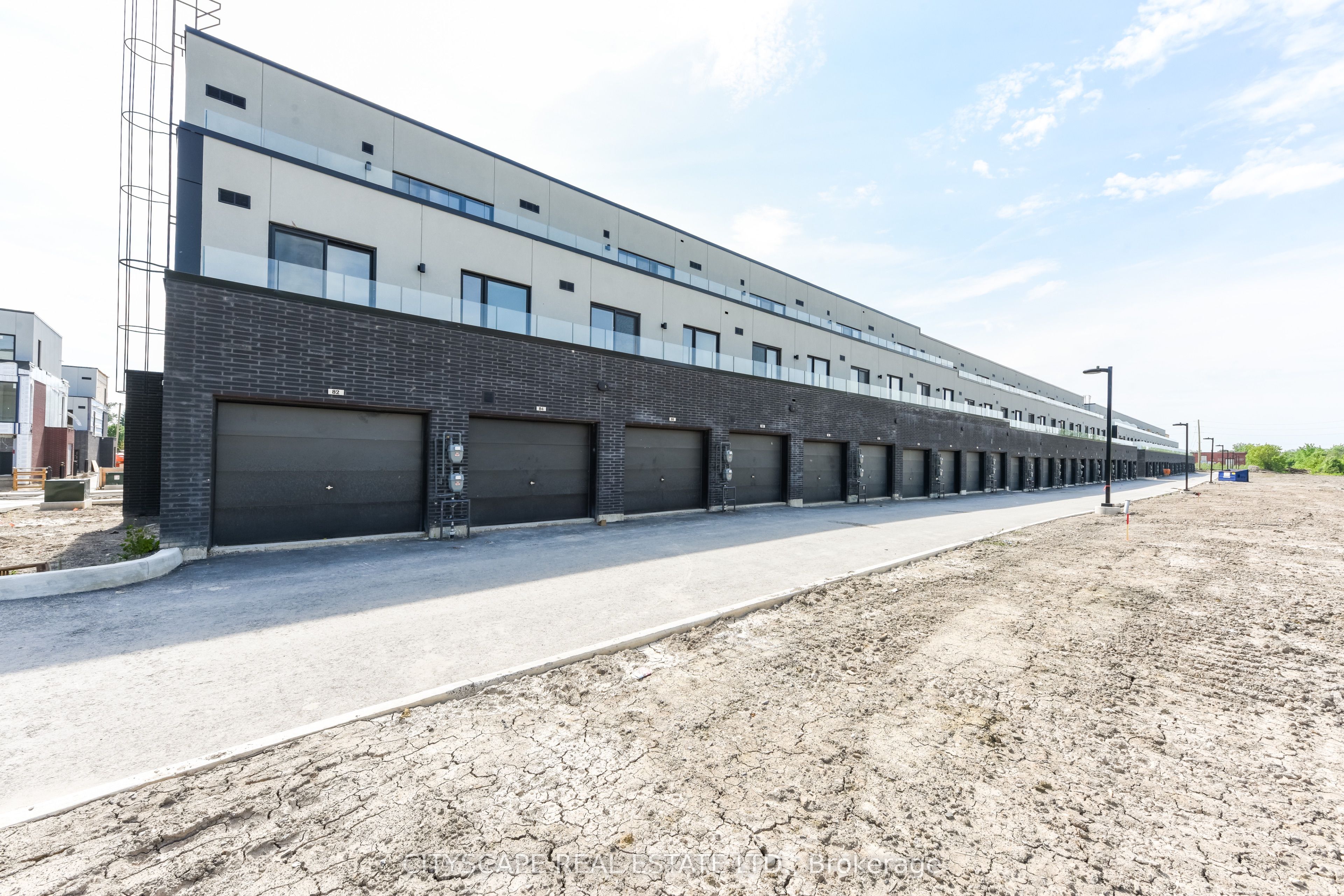 Unit 92 - 92 Everett Common, St. Catharines 2