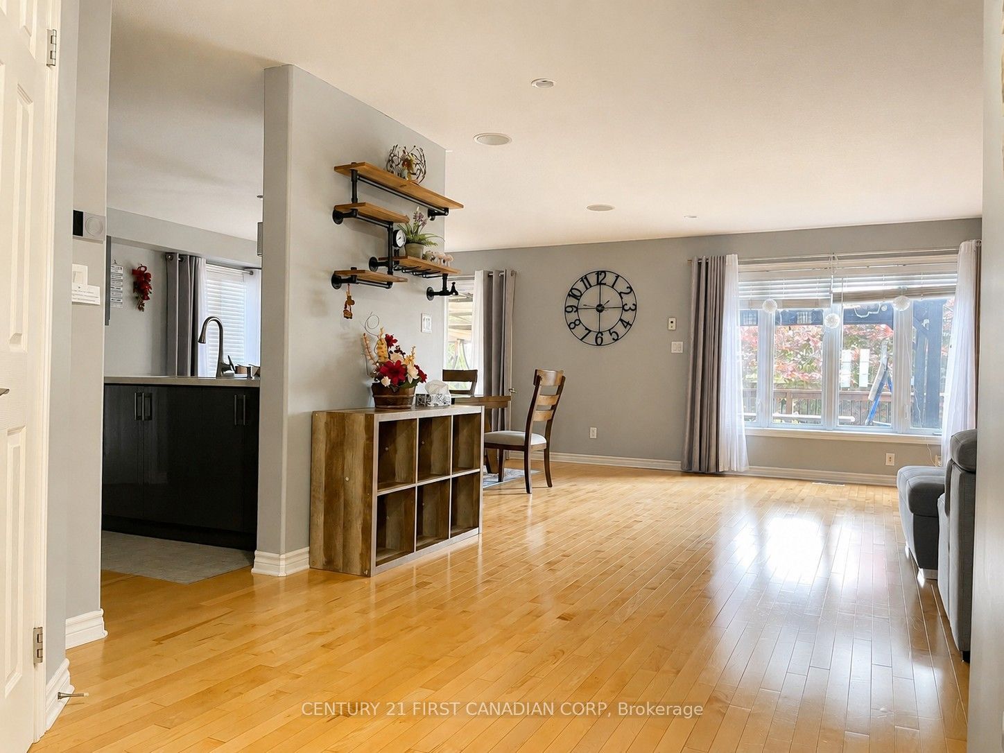 2722 Bateman Trail, London 4