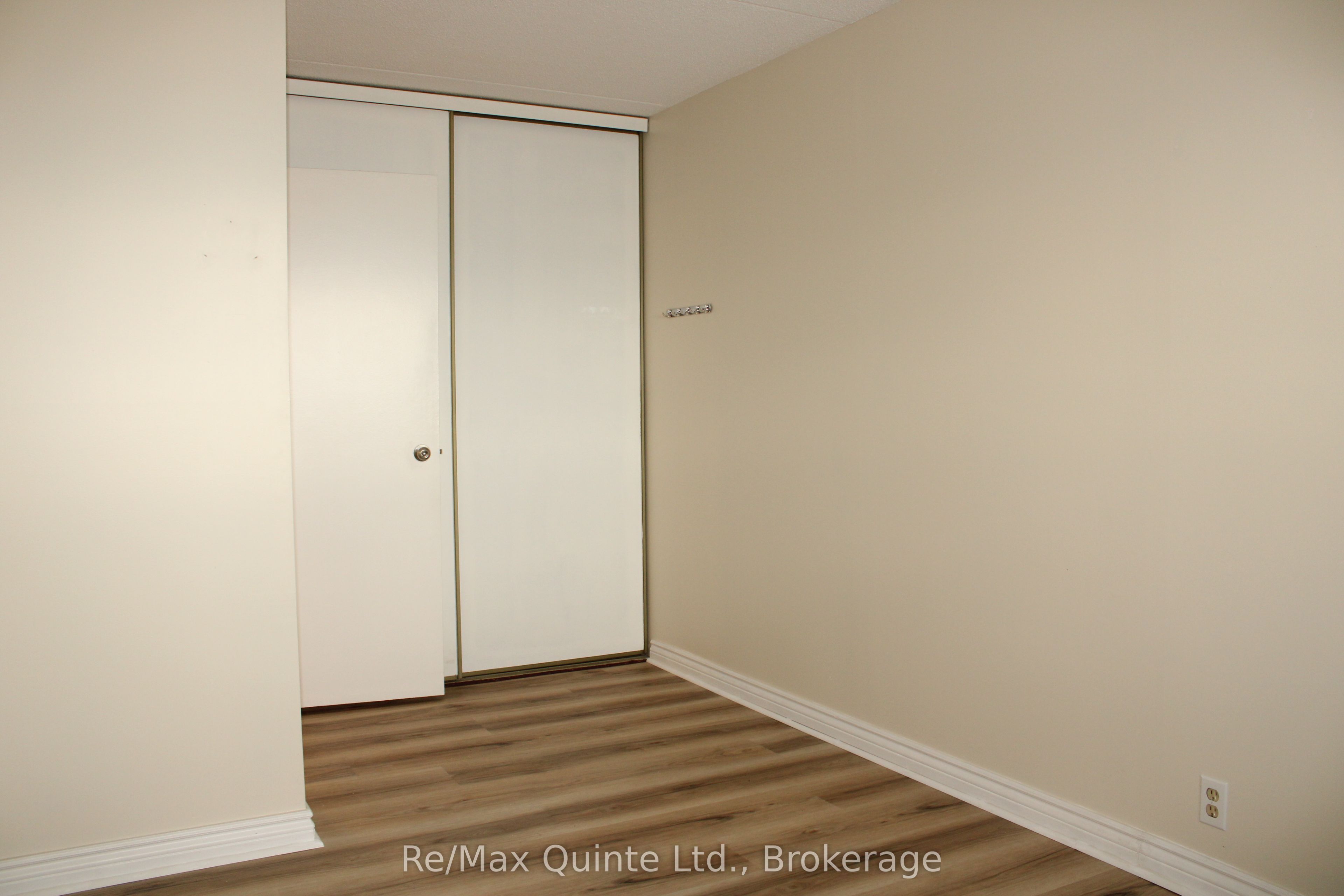 Unit 404 - 610 William Street S, Gananoque 4