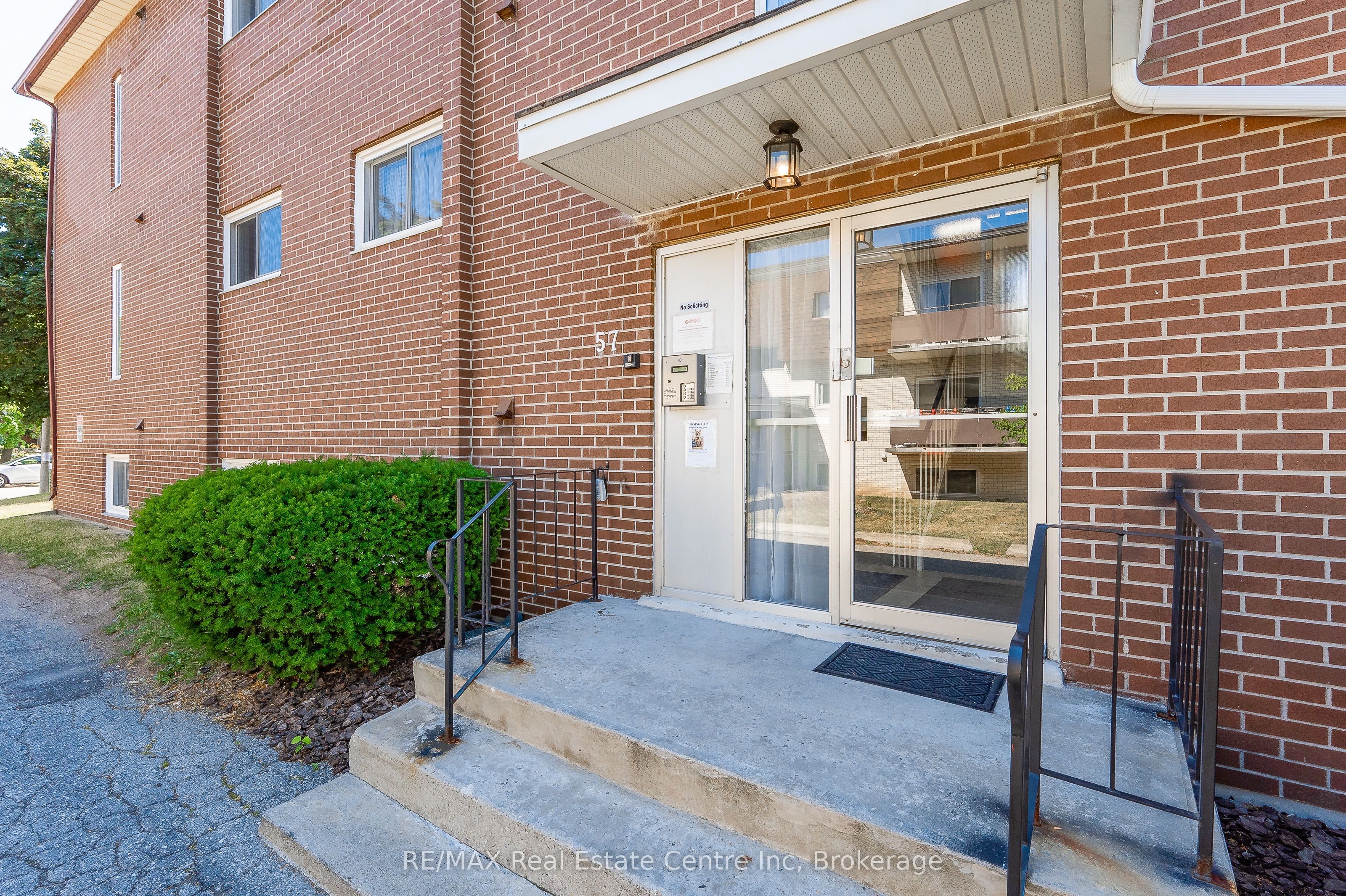 Unit 102 - 57 Conroy Crescent, Guelph 4
