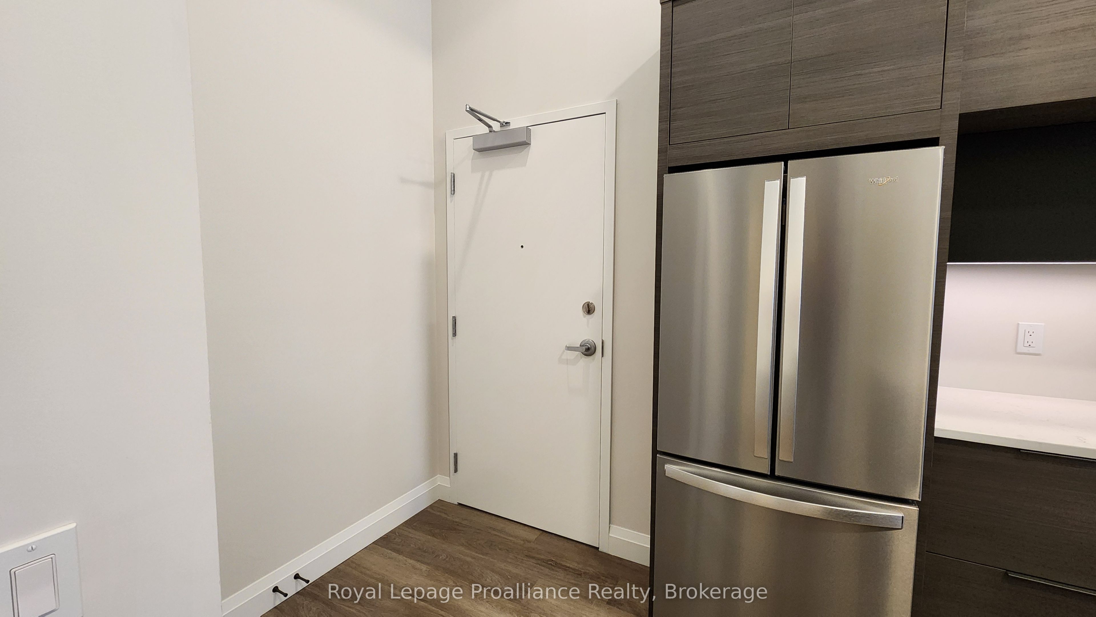 Unit 4 - 261 Front Street, Belleville 2