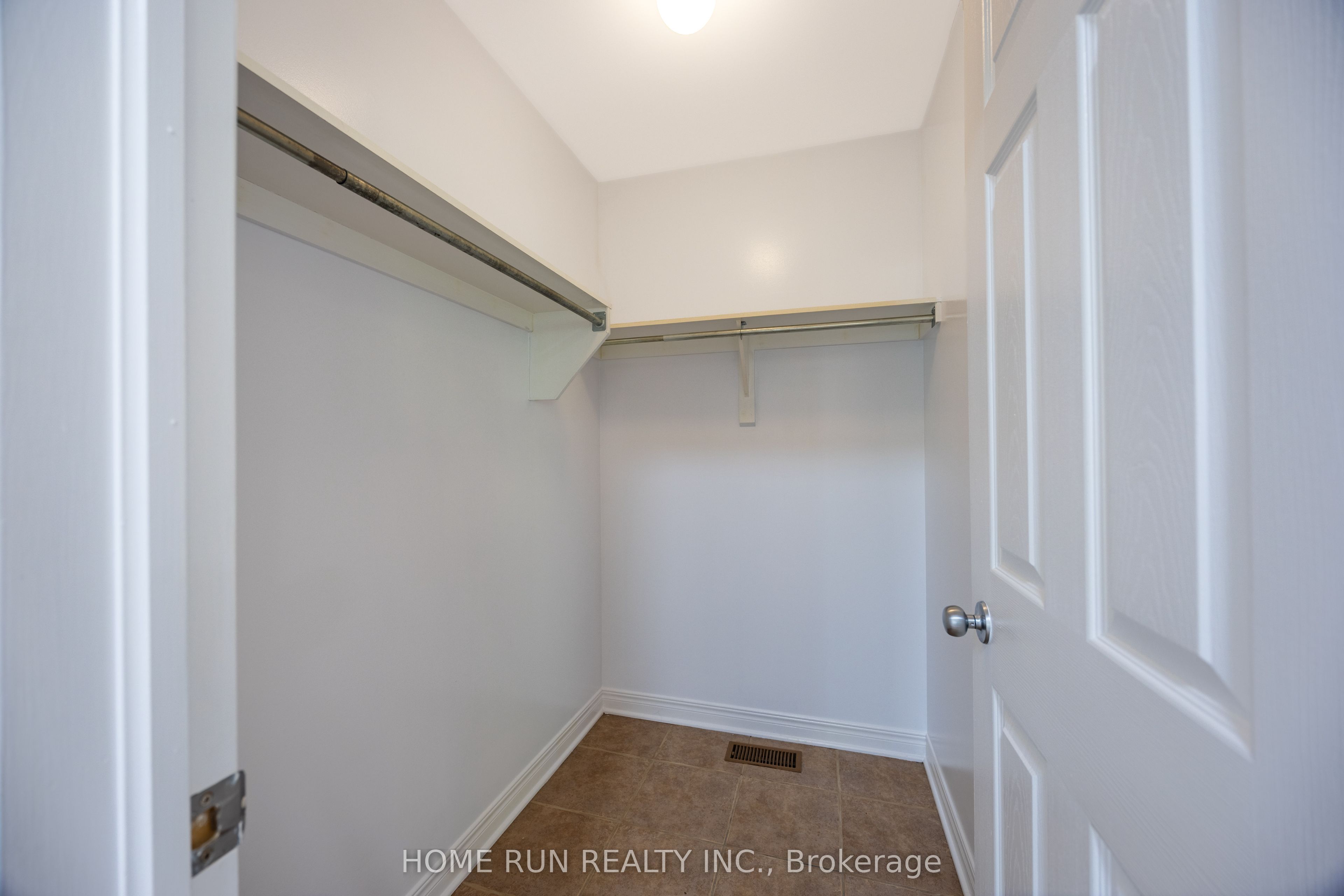 281 Goldridge Drive, Kanata 5