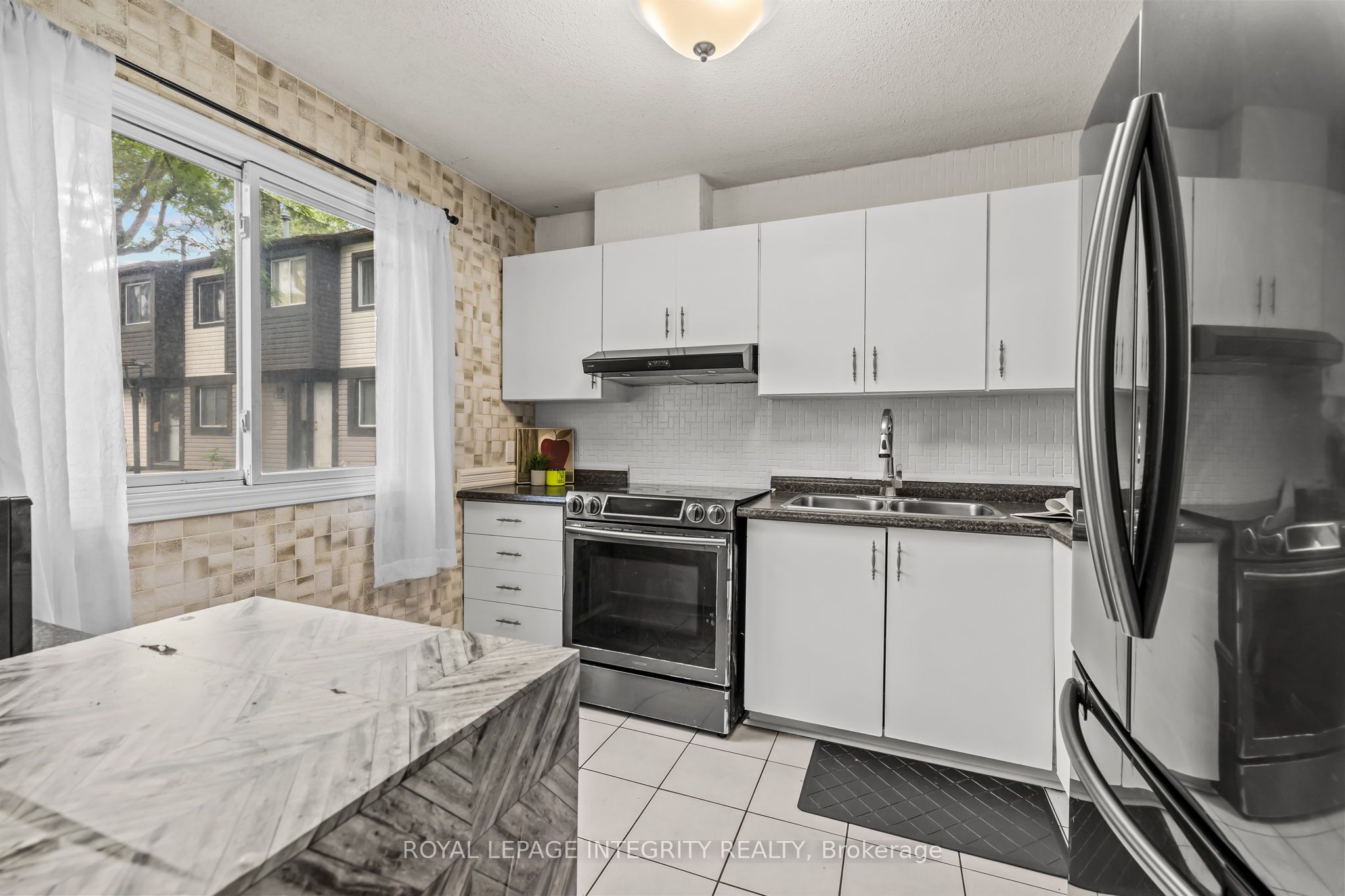 3565 Aladdin Lane, Orleans-Gloucester 3