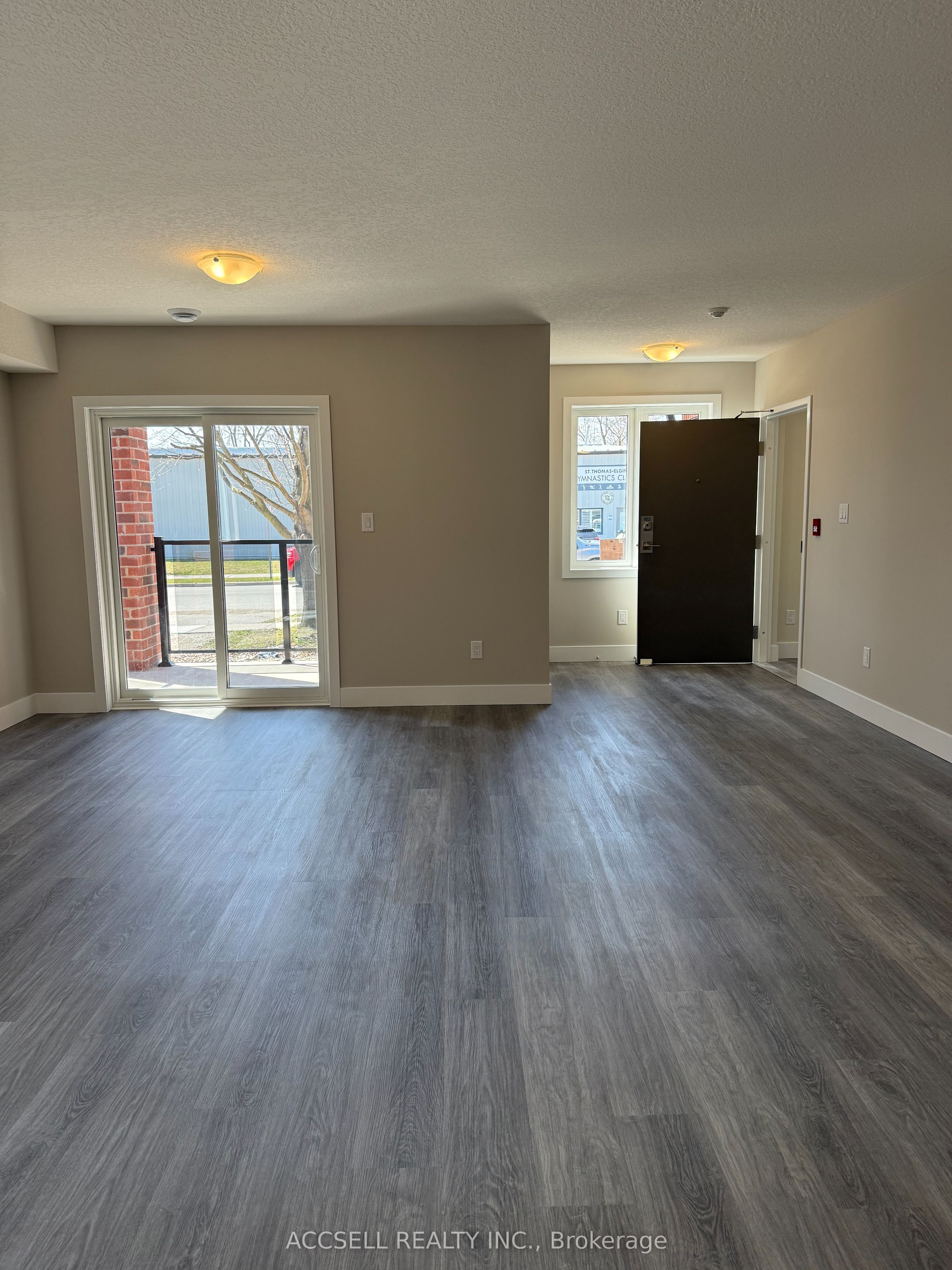 25 Alexandria Avenue, St. Thomas 5