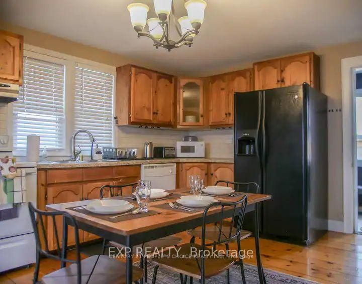 3090 Montrose Road, Niagara Falls 2