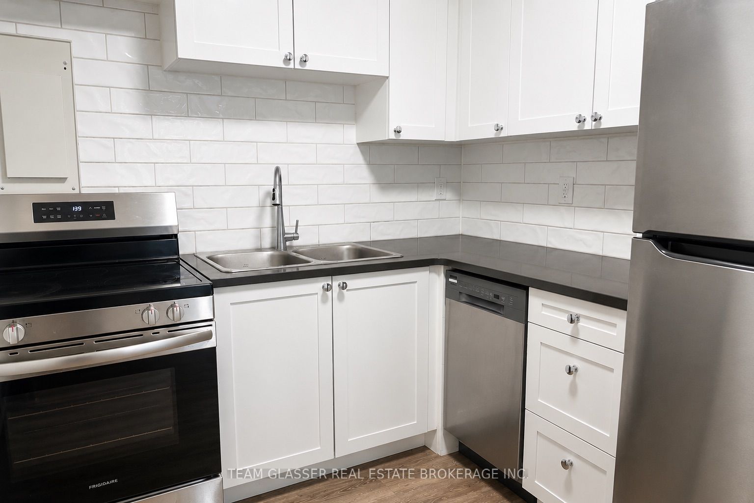 Unit 212 - 735 Wonderland Road S, London 5