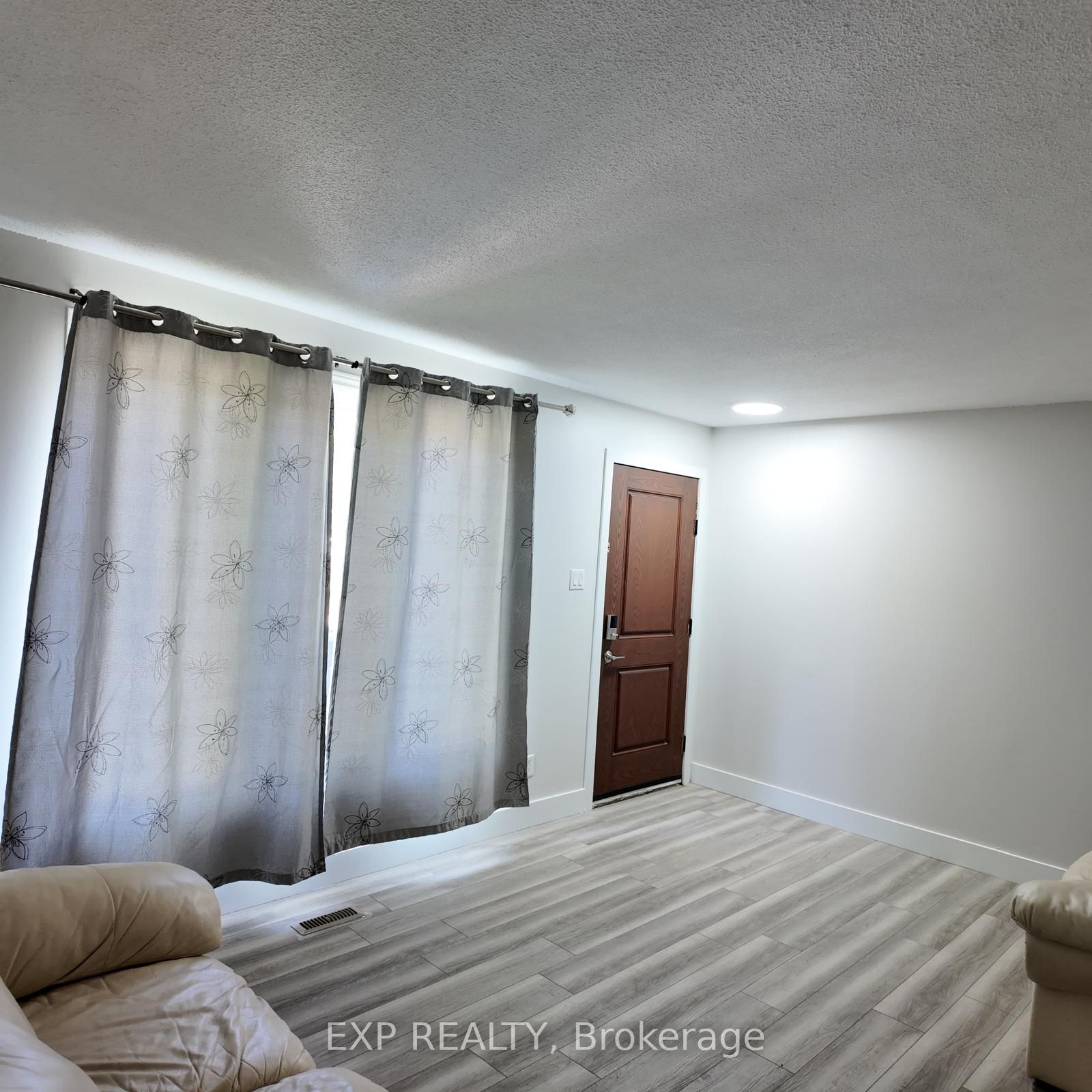 Unit Upper - 74 Almond Road, London 3