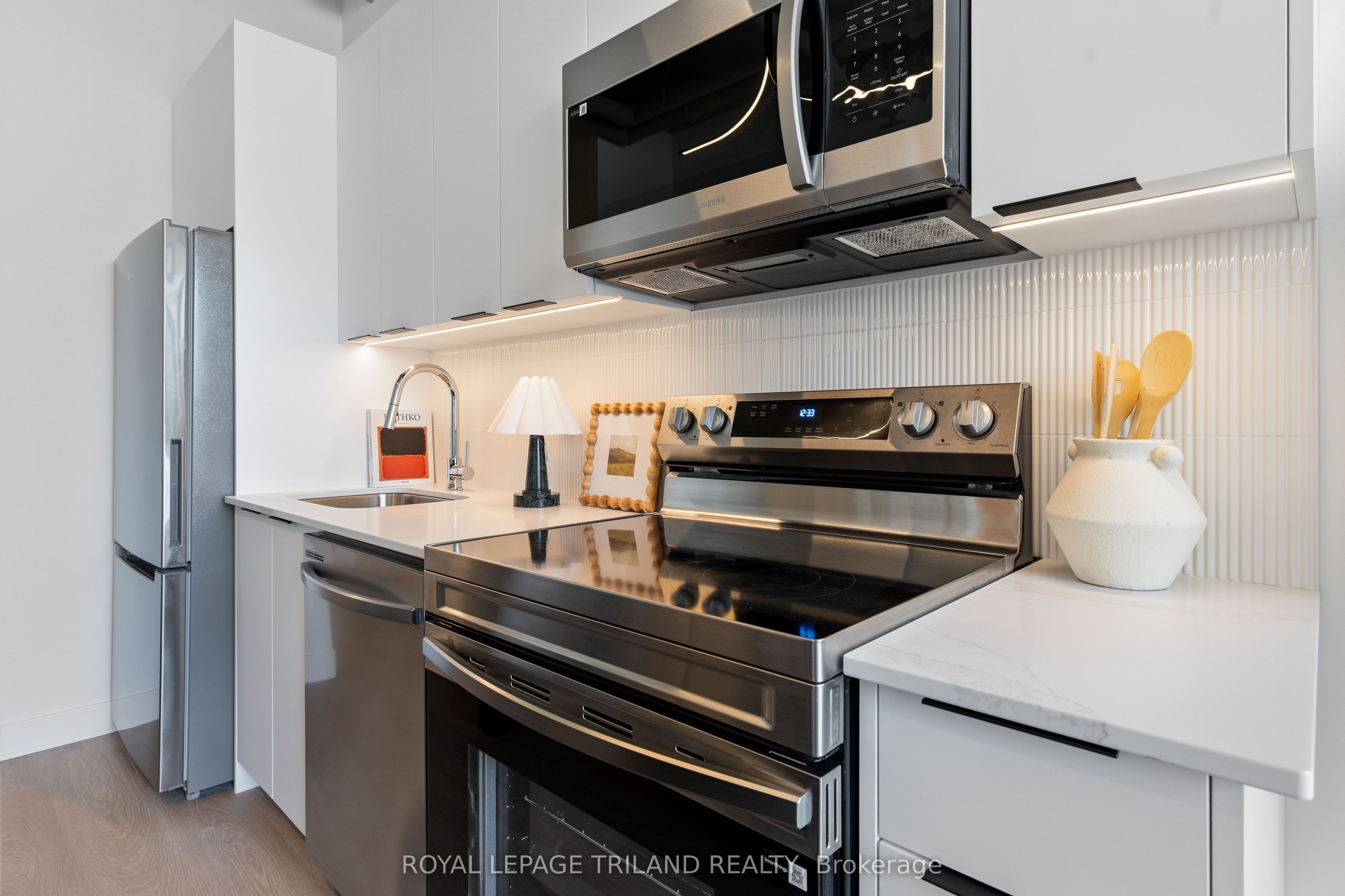 Unit 307 - 685 Richmond Street, London 3