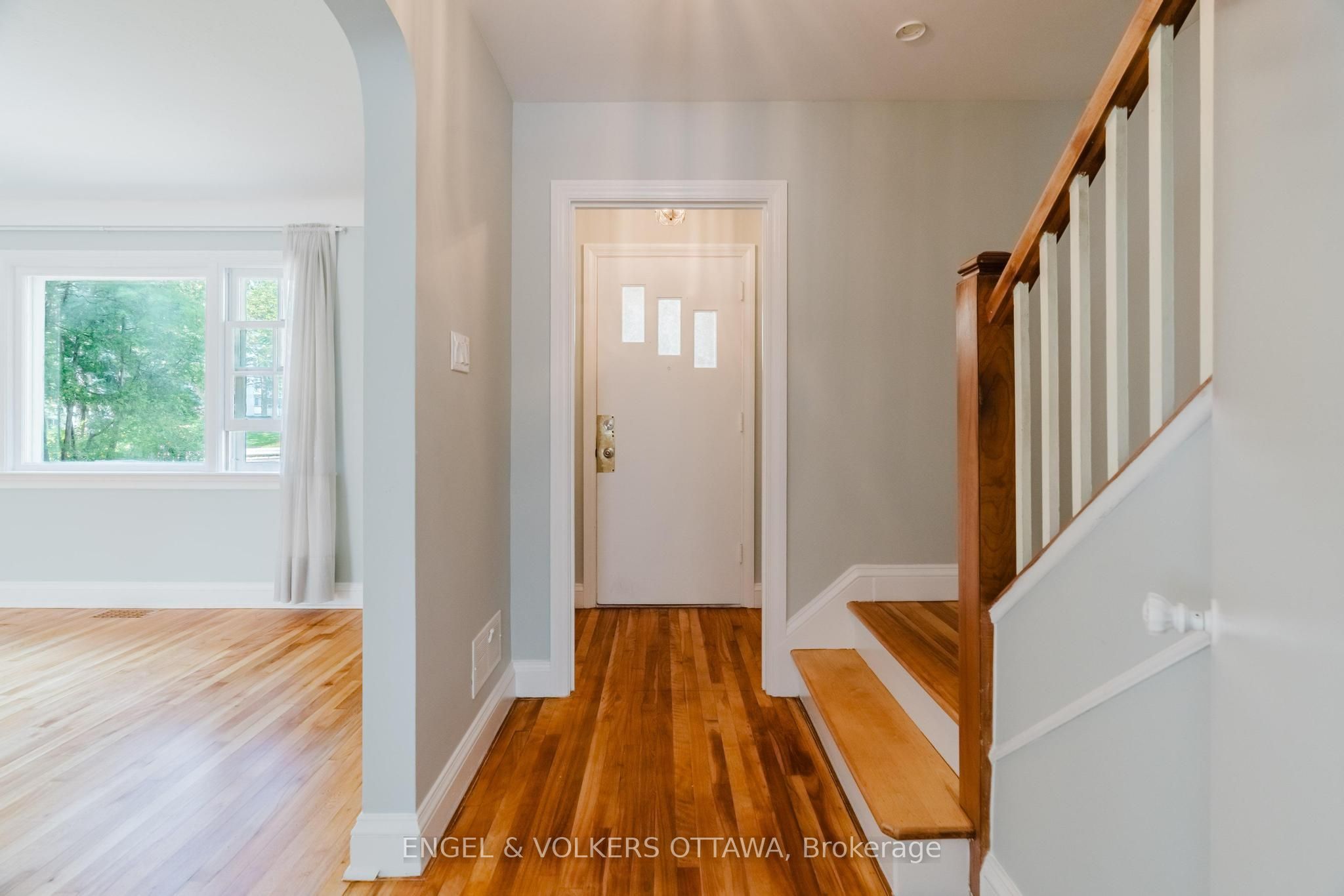 2028 Carling Avenue, Ottawa 5