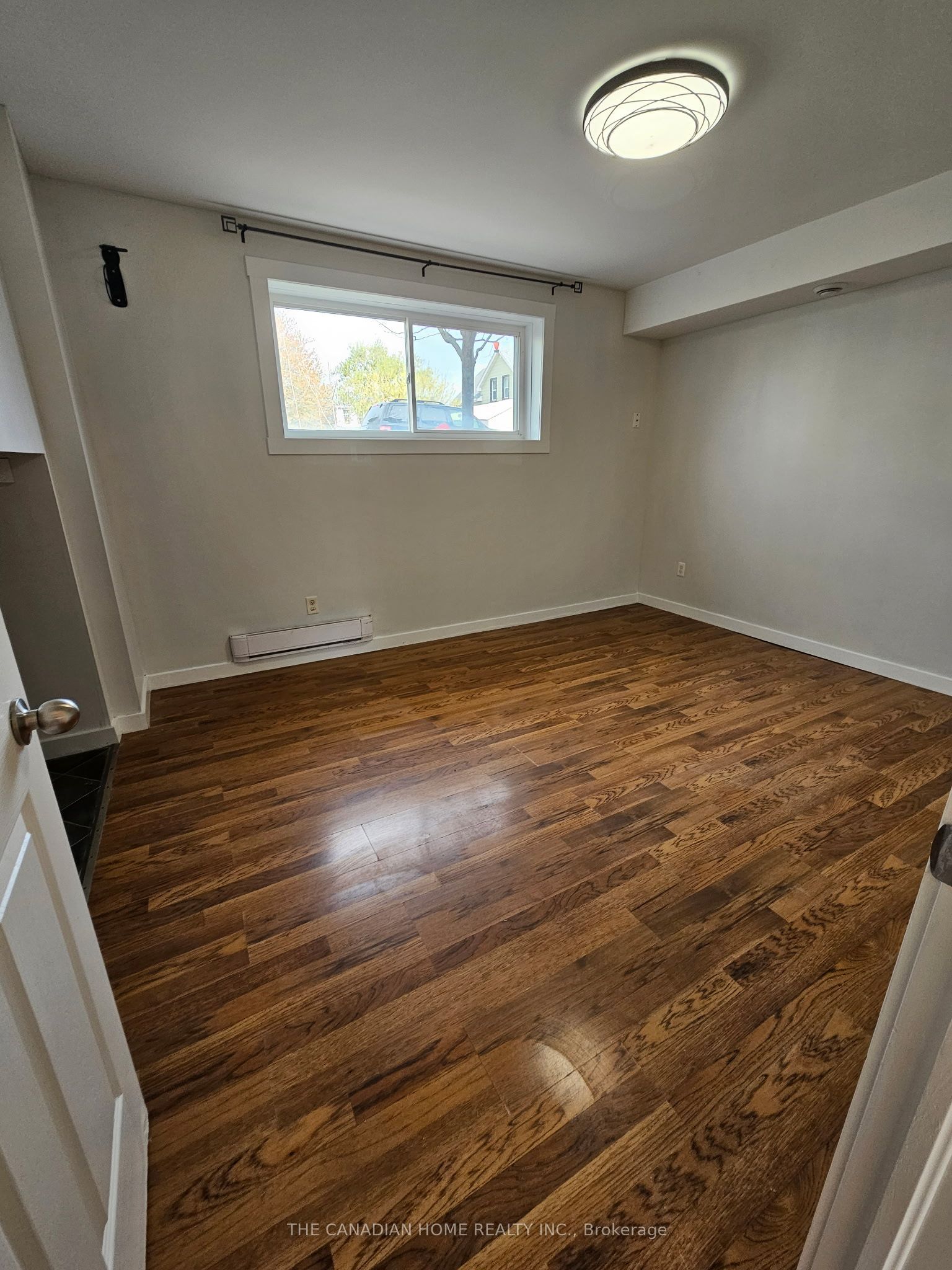 Unit 220 - 220 Erie Street, Port Colborne 4