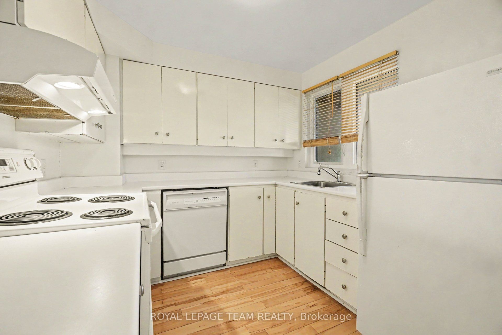 Unit 14 - 290 CATHCART Street, Ottawa 4
