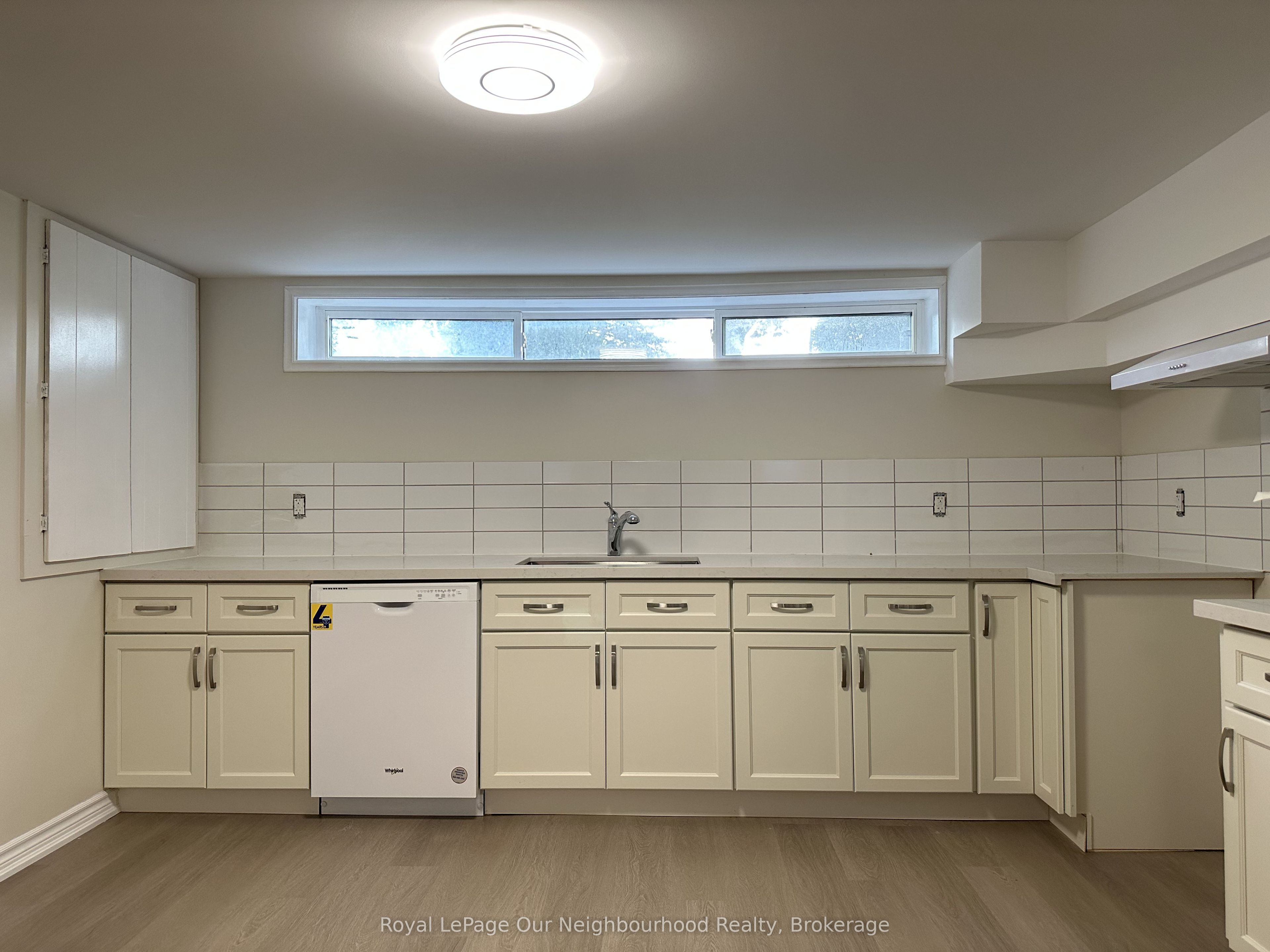 Unit Bsmt - 122 Sanderling Crescent, Kawartha Lakes 2