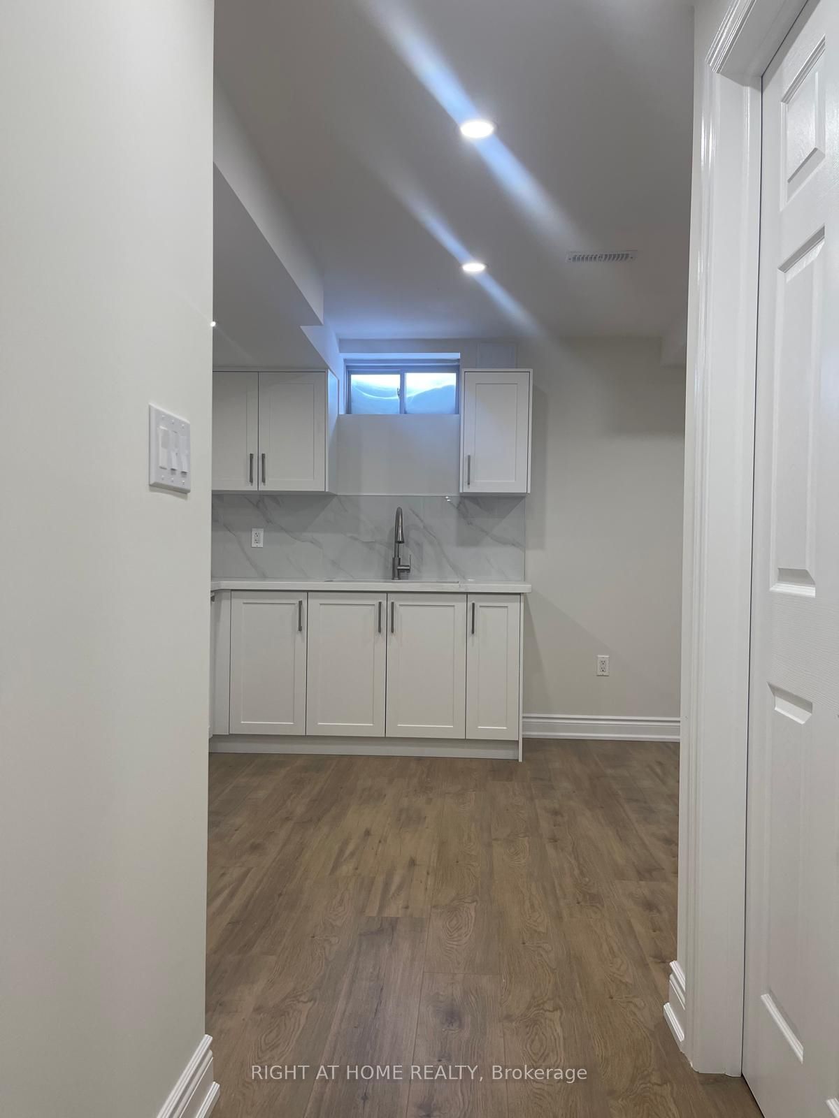 Unit Bsmt - 49 Masters Street, Welland 3