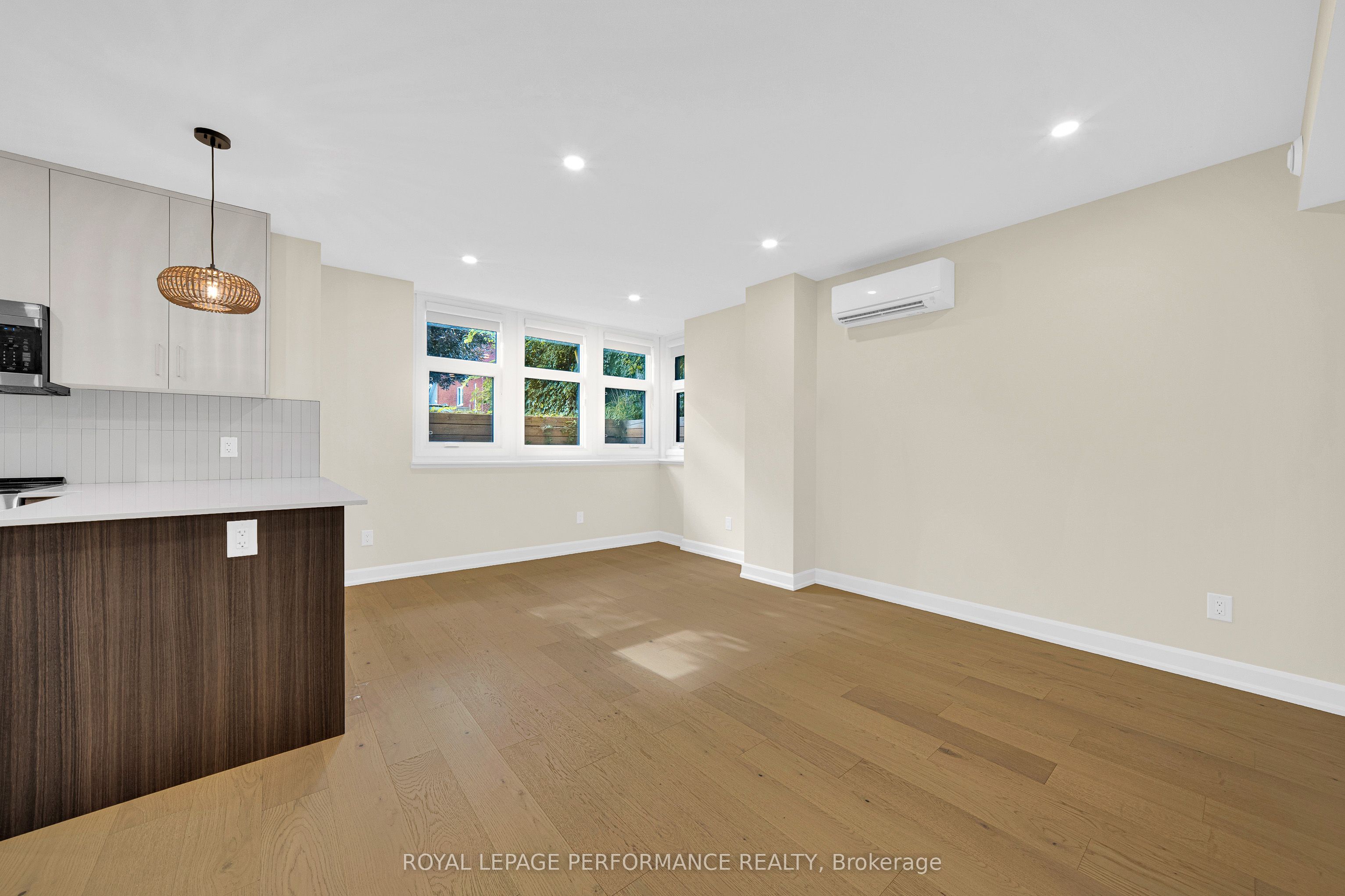Unit C - 413 TWEEDSMUIR Avenue, Ottawa 5
