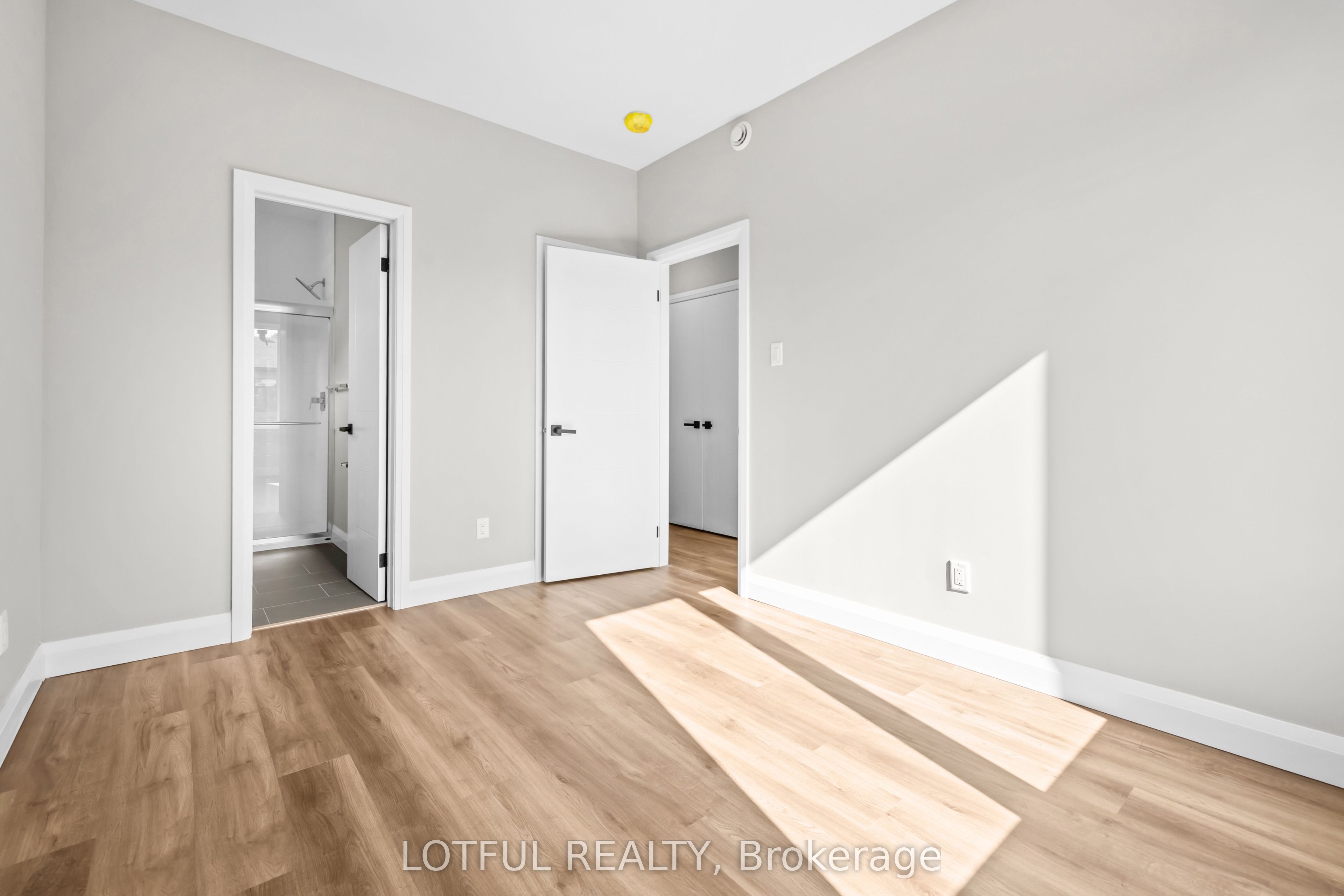 Unit B - 516 Tweedsmuir Avenue, Ottawa 5