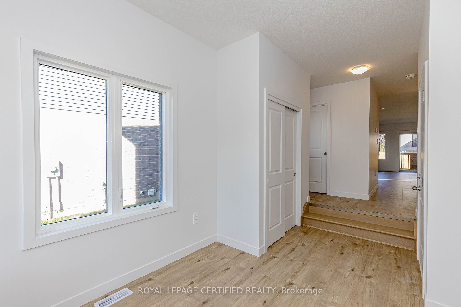 26 Oak Forest Common Crescent, Cambridge 5