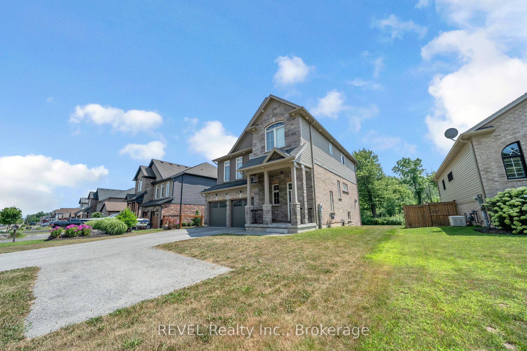 3547 Dominion Road, Fort Erie 2