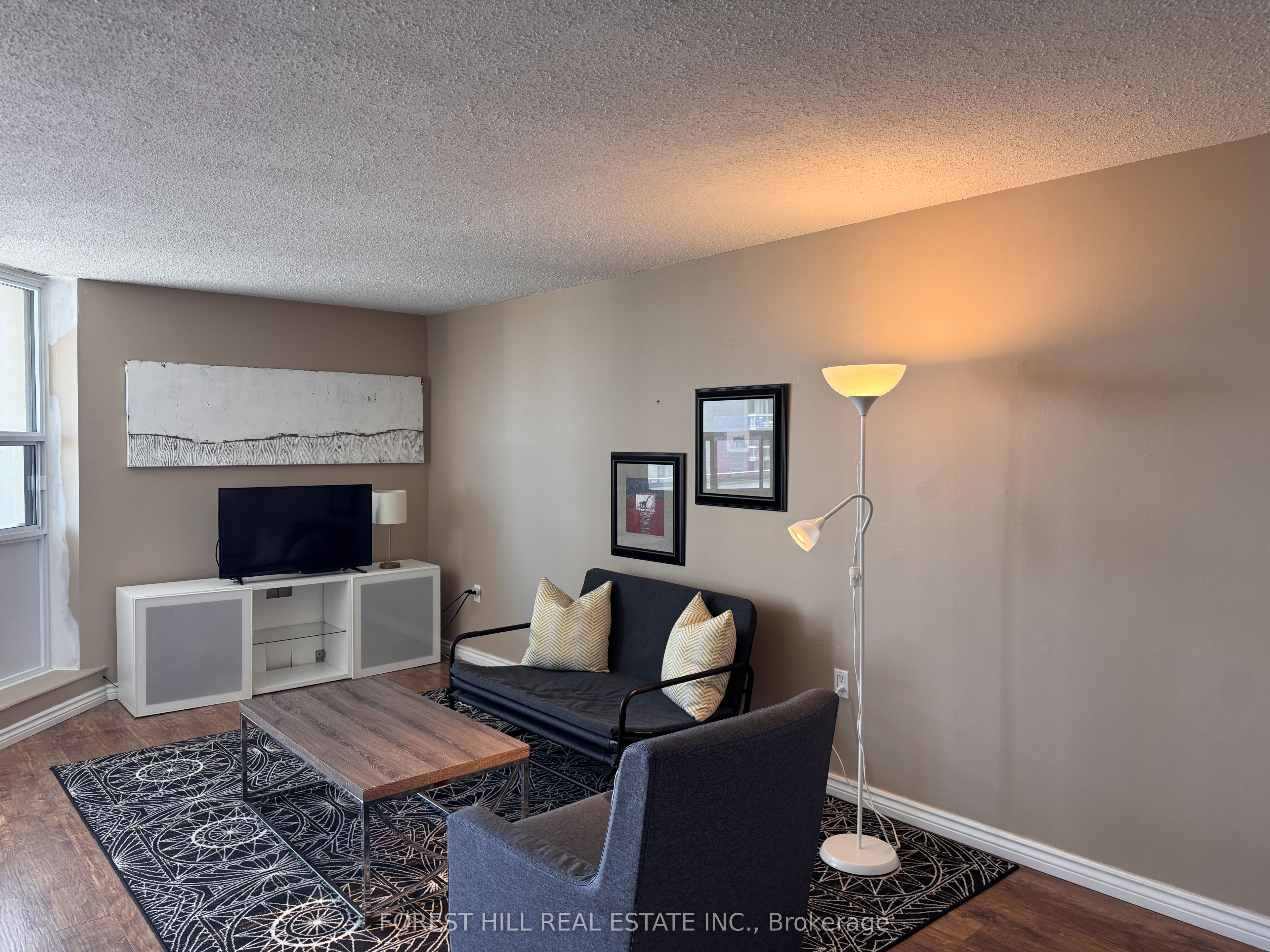 Unit 905 - 323 Colborne Street, London 5