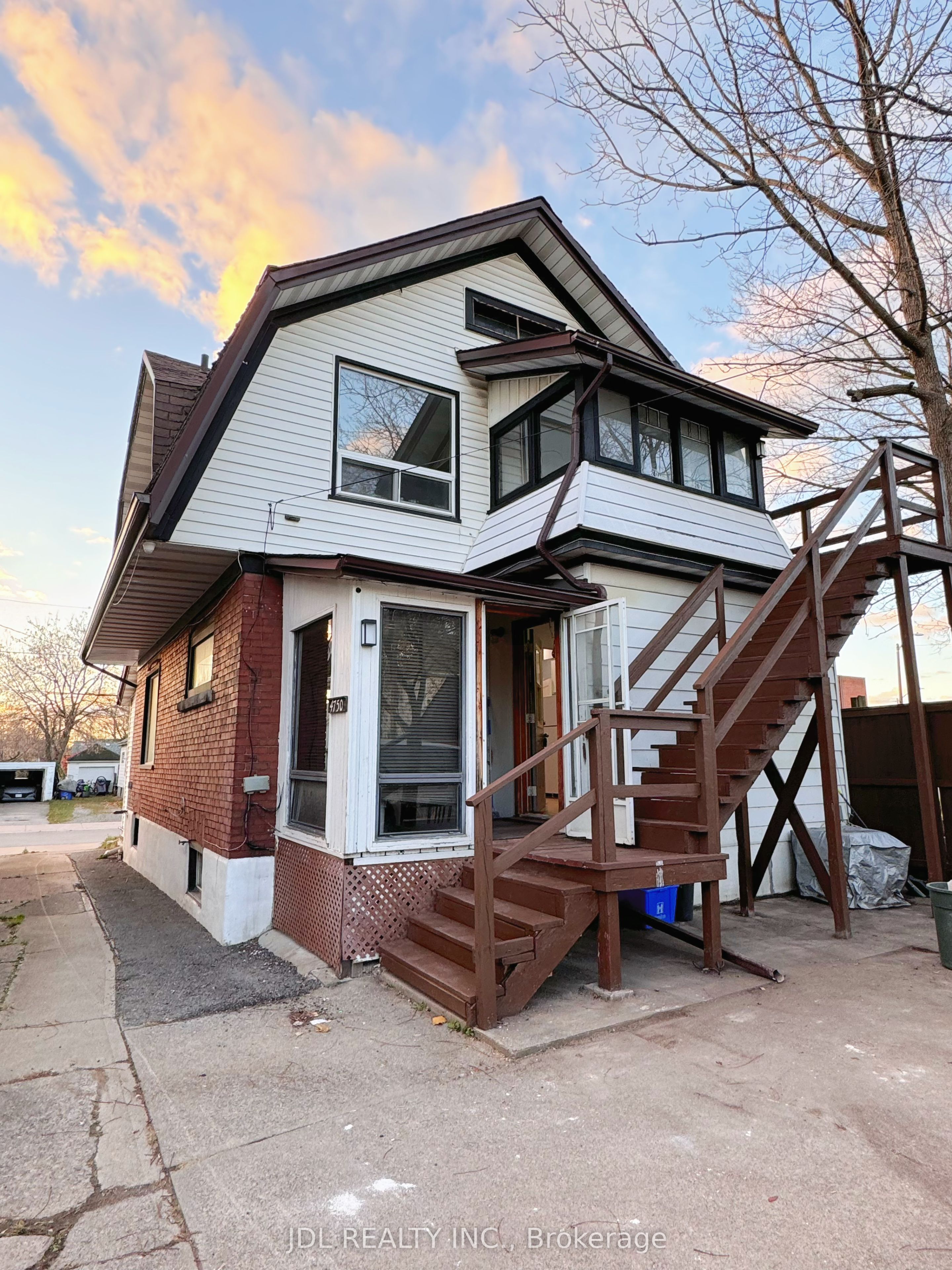 Unit Main - 4750 Saint Lawrence Avenue, Niagara Falls 2
