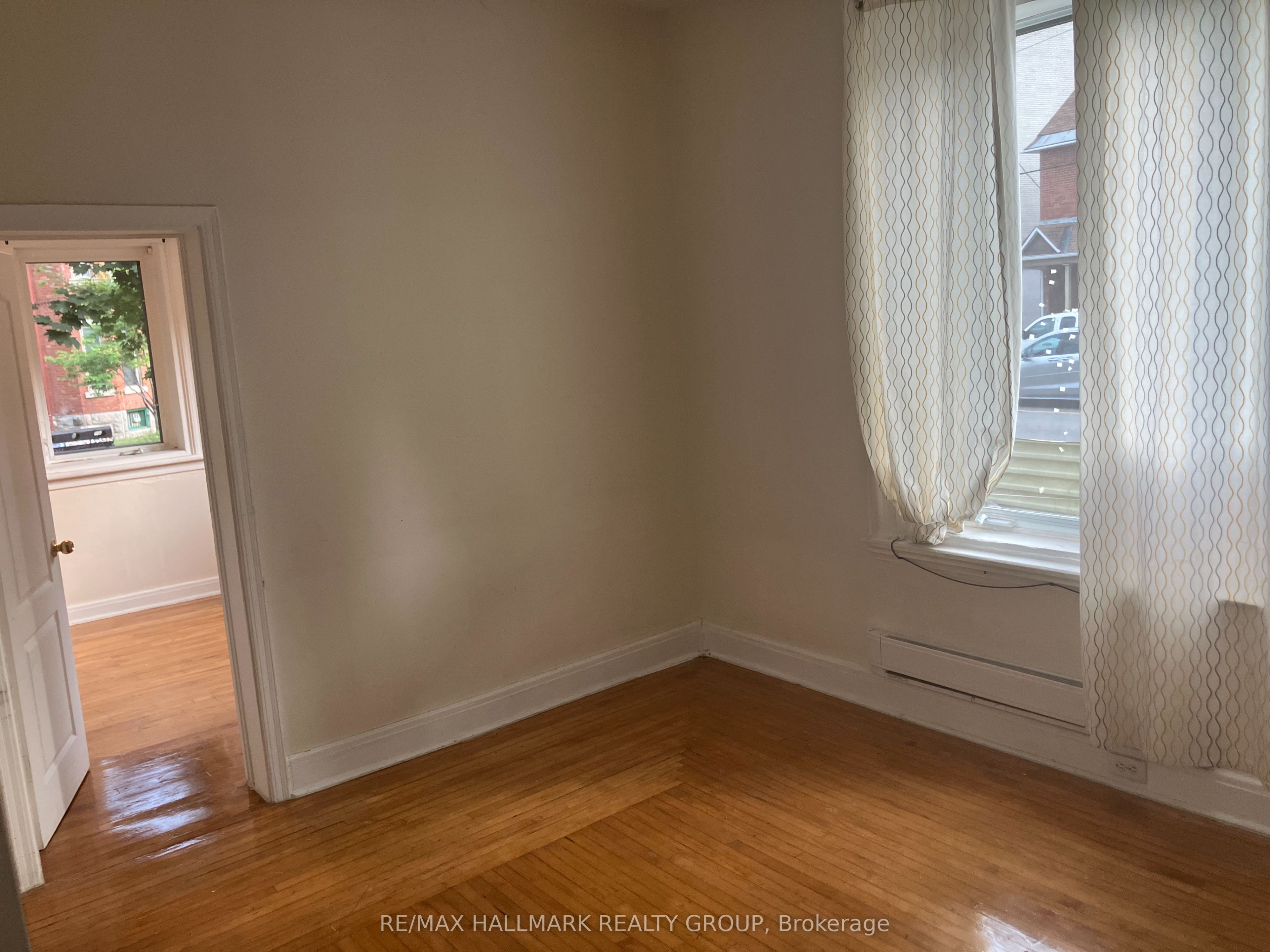 Unit 1 - 257 Bronson Avenue, Ottawa 3