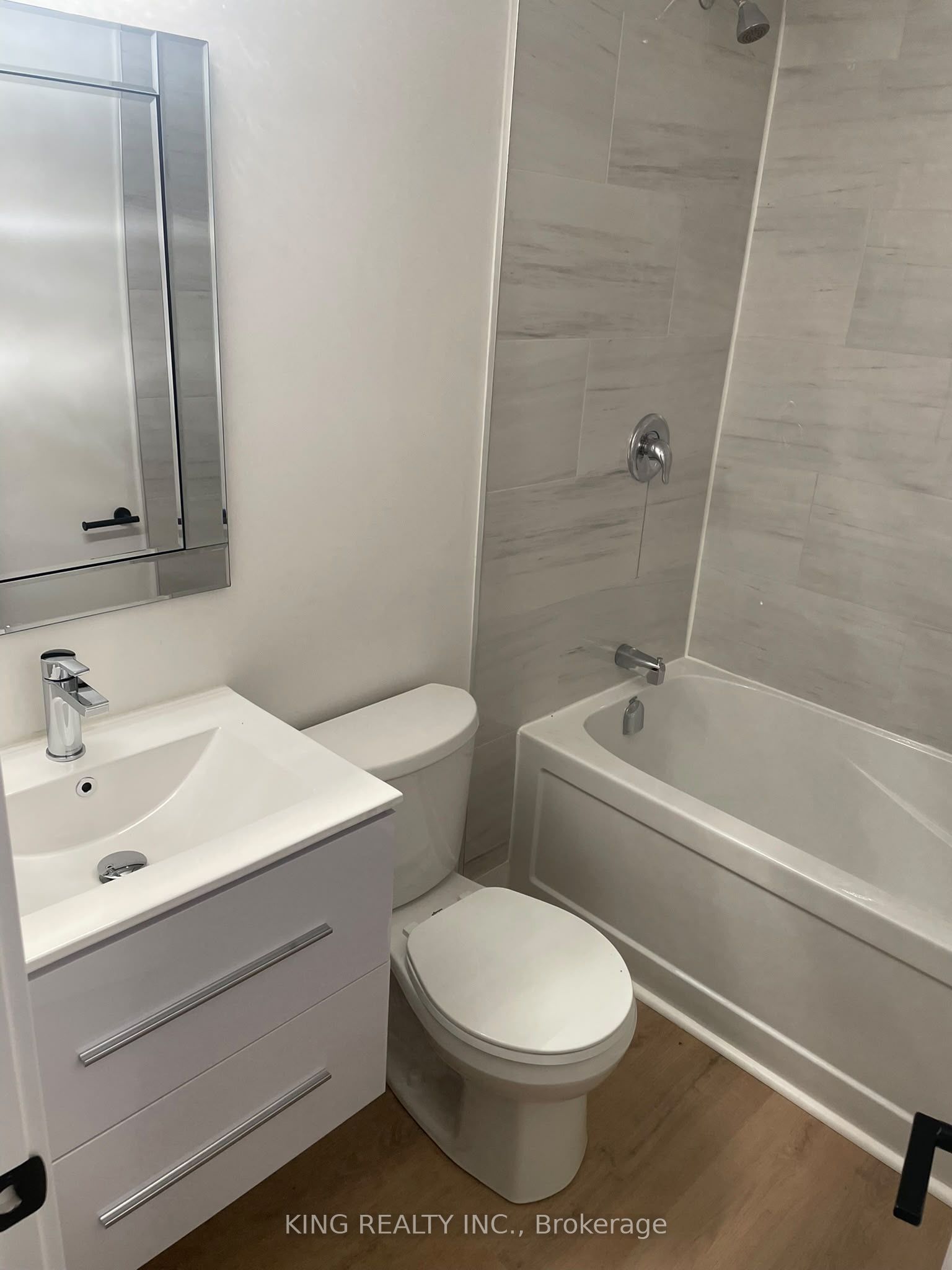 Unit 102 - 894 Adelaide Street N, London 3