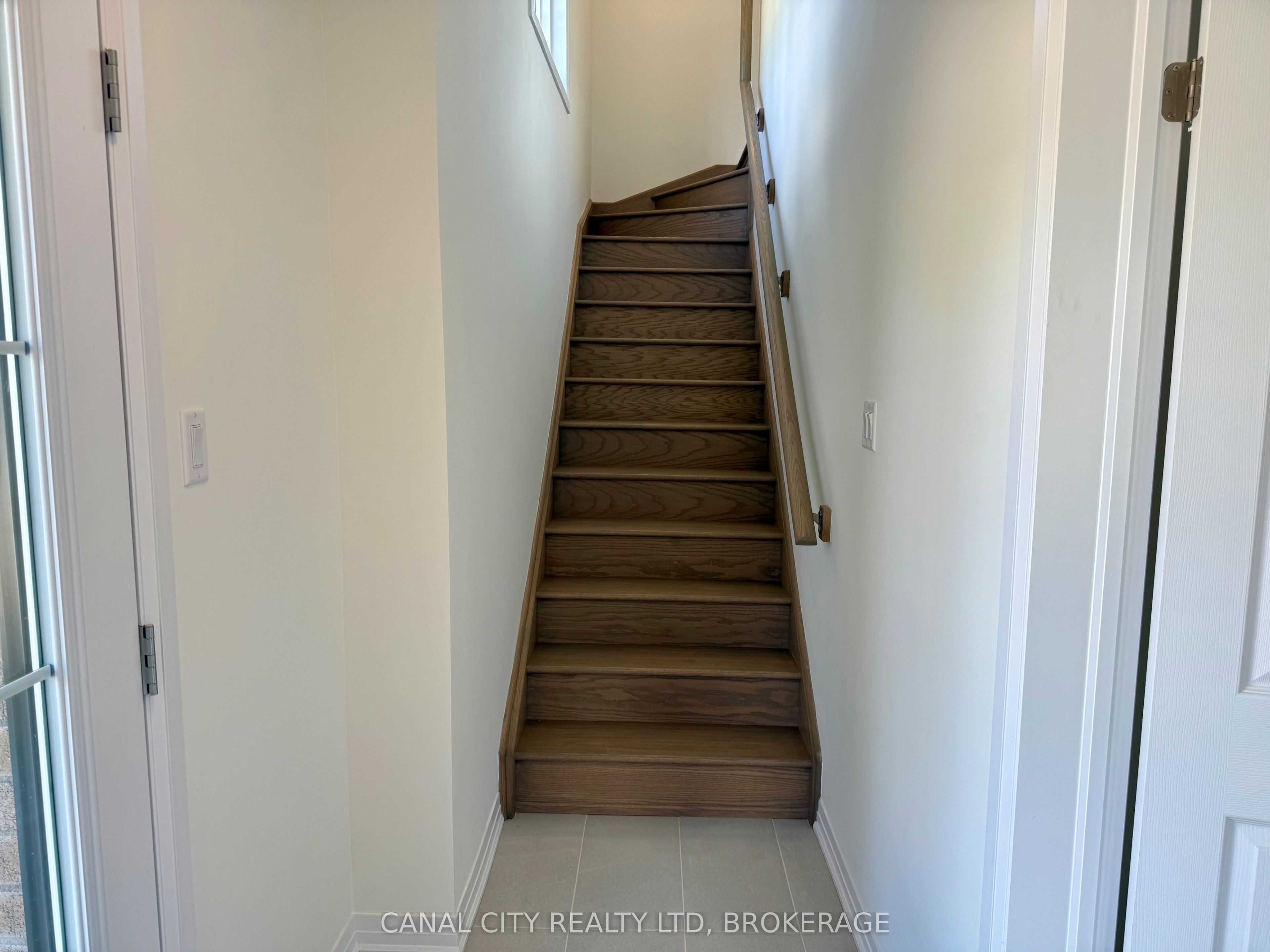 1 Vanderburg Lane, Thorold 4