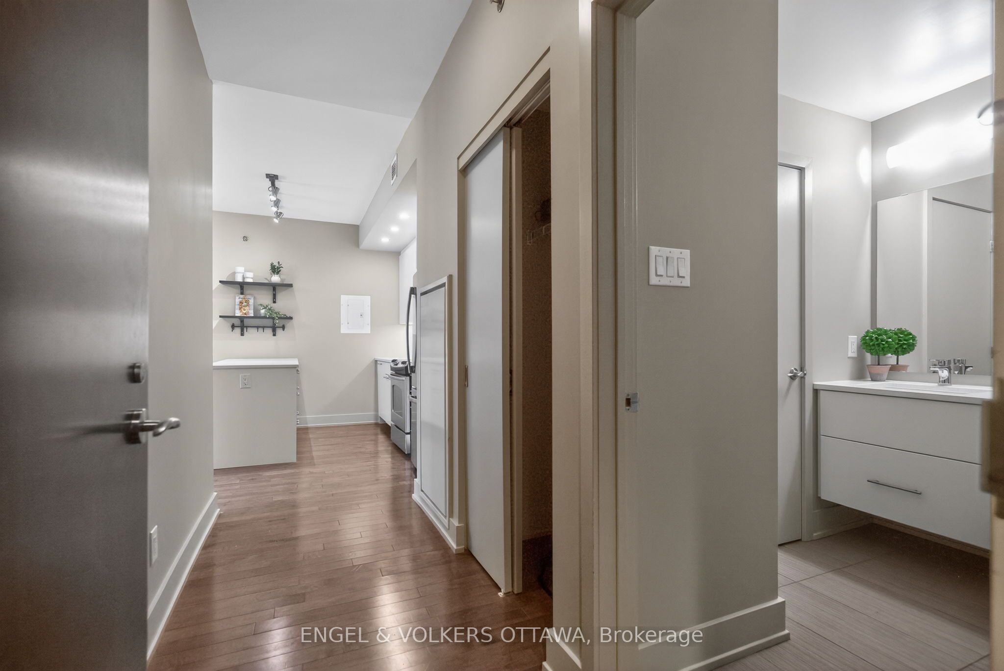 Unit 507 - 108 RICHMOND Road, Ottawa 4