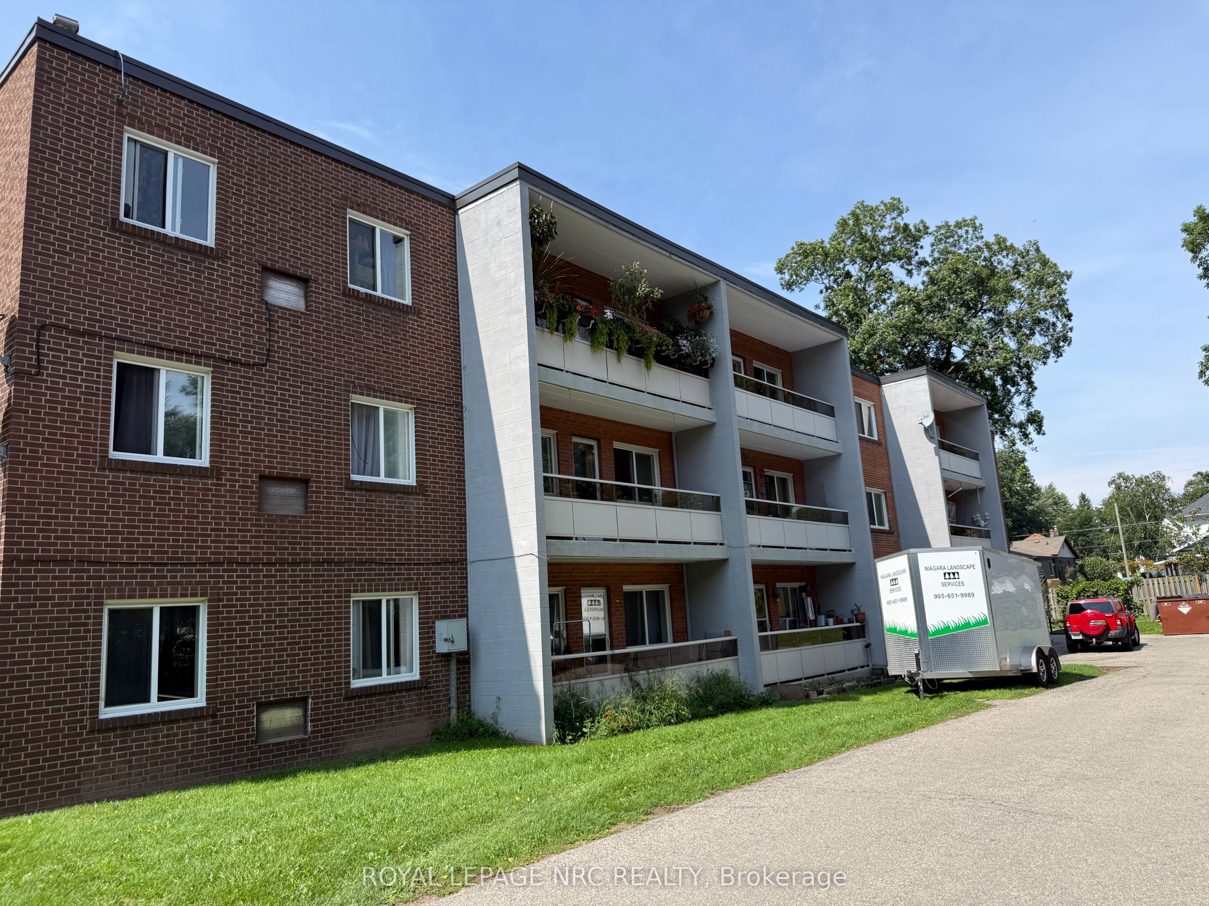 Unit 27 - 6035 Murray Street, Niagara Falls 2
