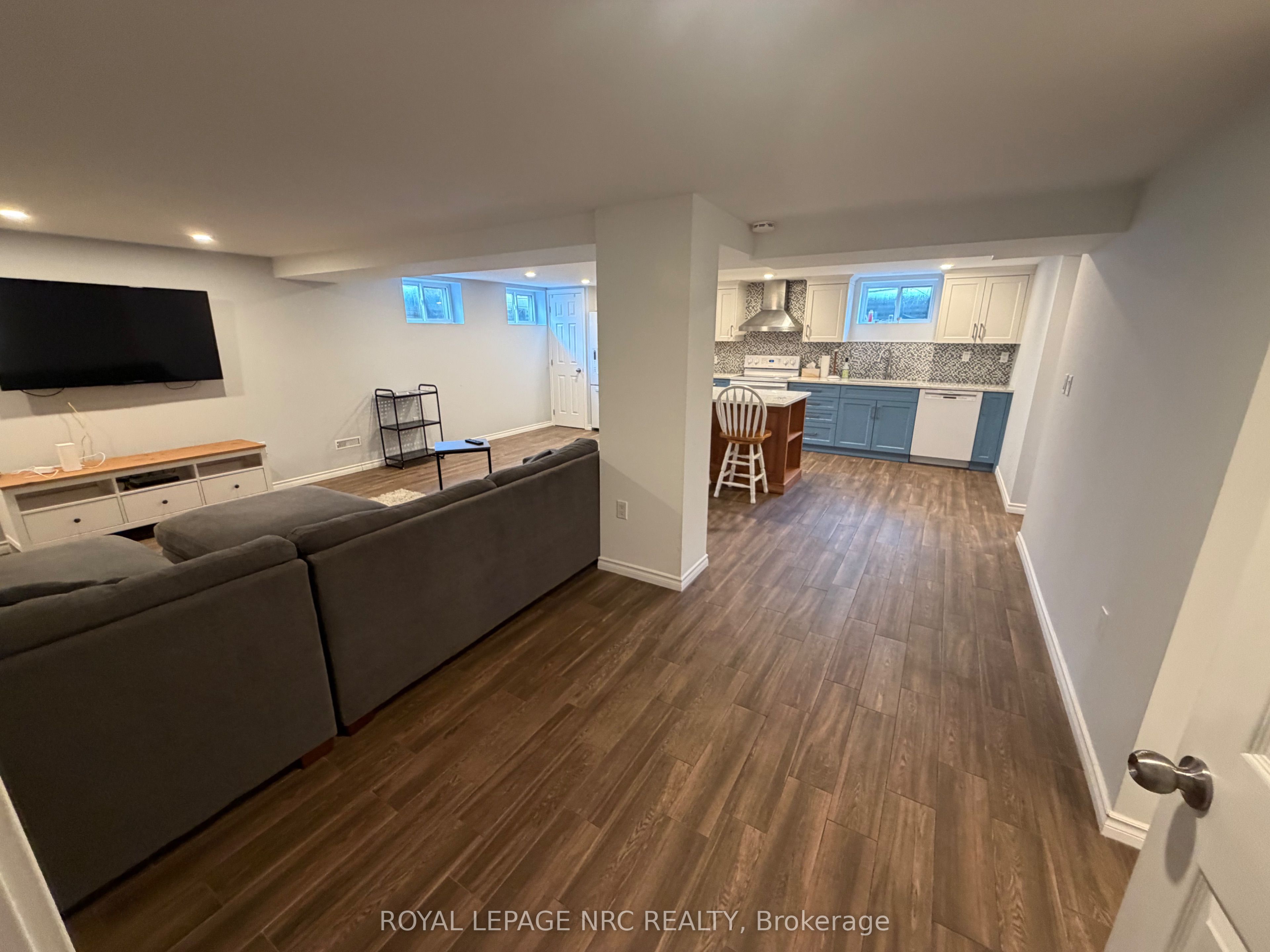 Unit LOWER - 15 SPRINGHEAD Gardens, Welland 4