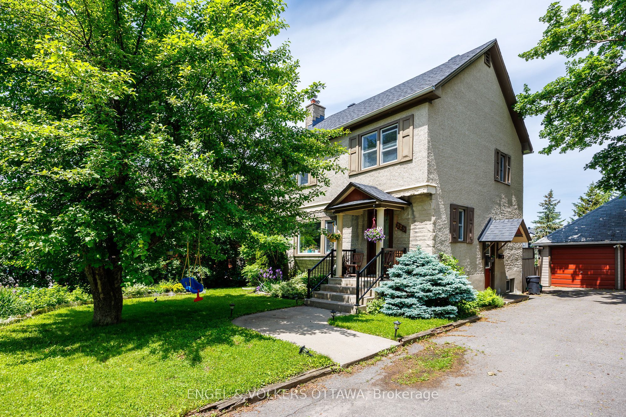 225 PLEASANT PARK Road, Ottawa 4