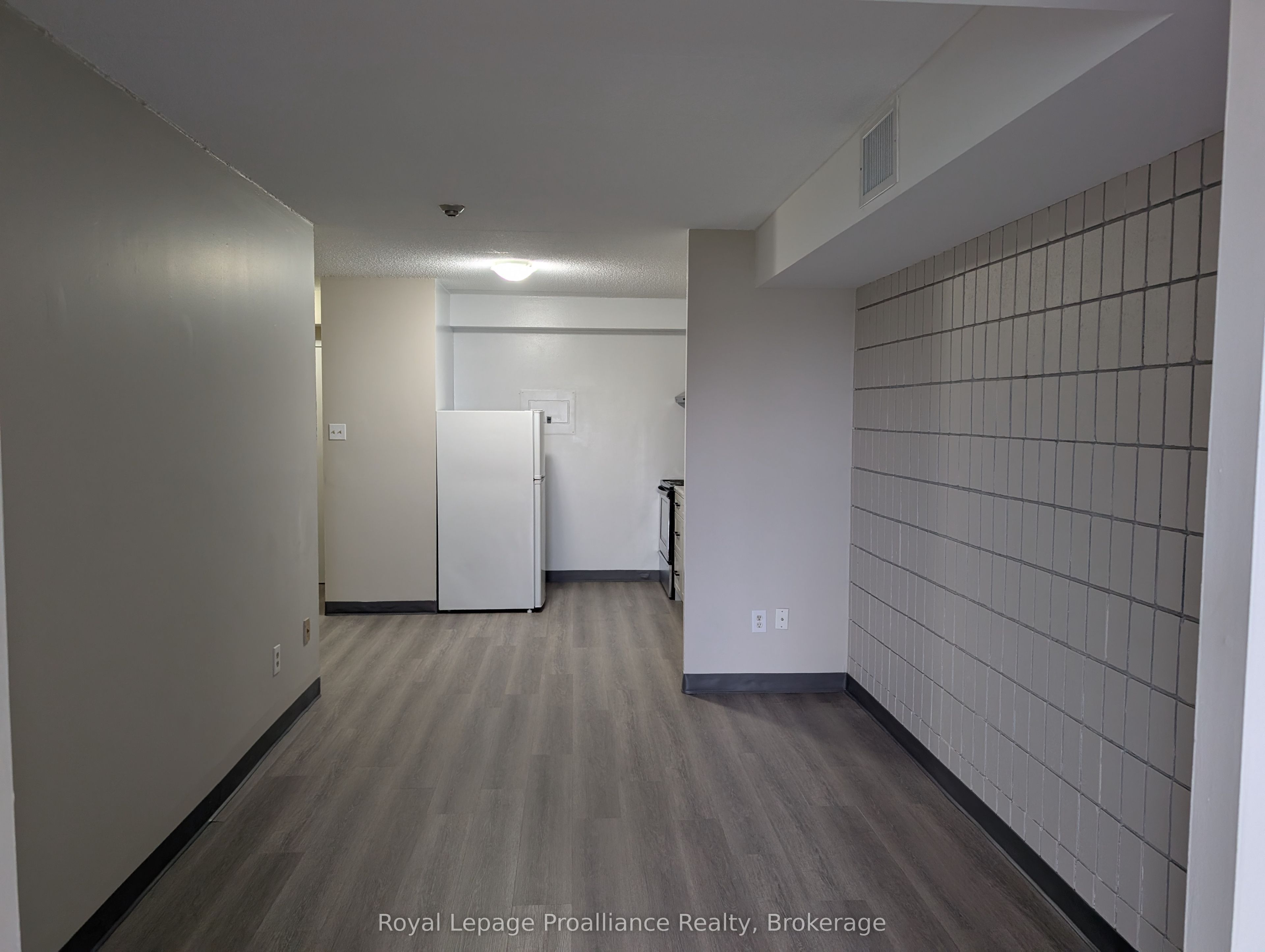 Unit 4 - 1837 Lansdowne Street W, Peterborough 4